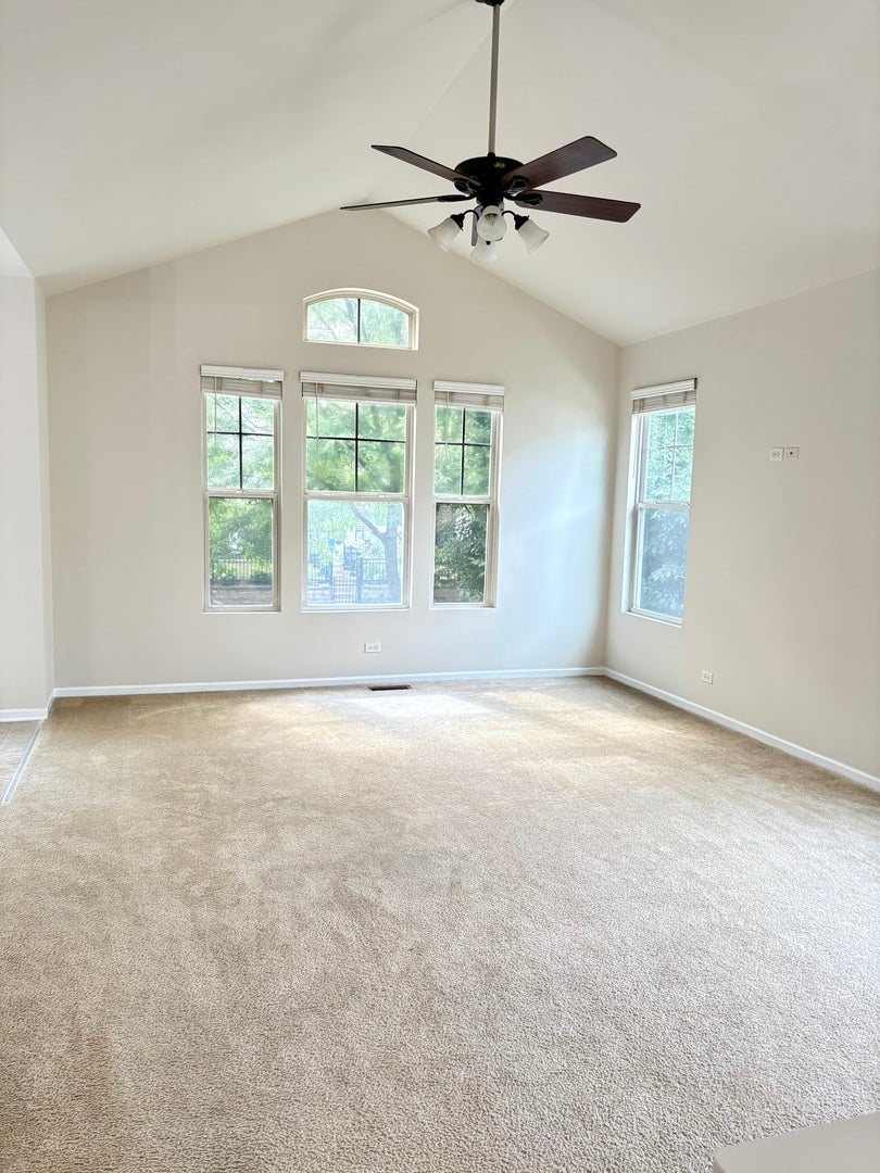 429 Grosvenor Lane, Aurora, IL 60504 429 Grosvenor Lane, Aurora, IL 60504