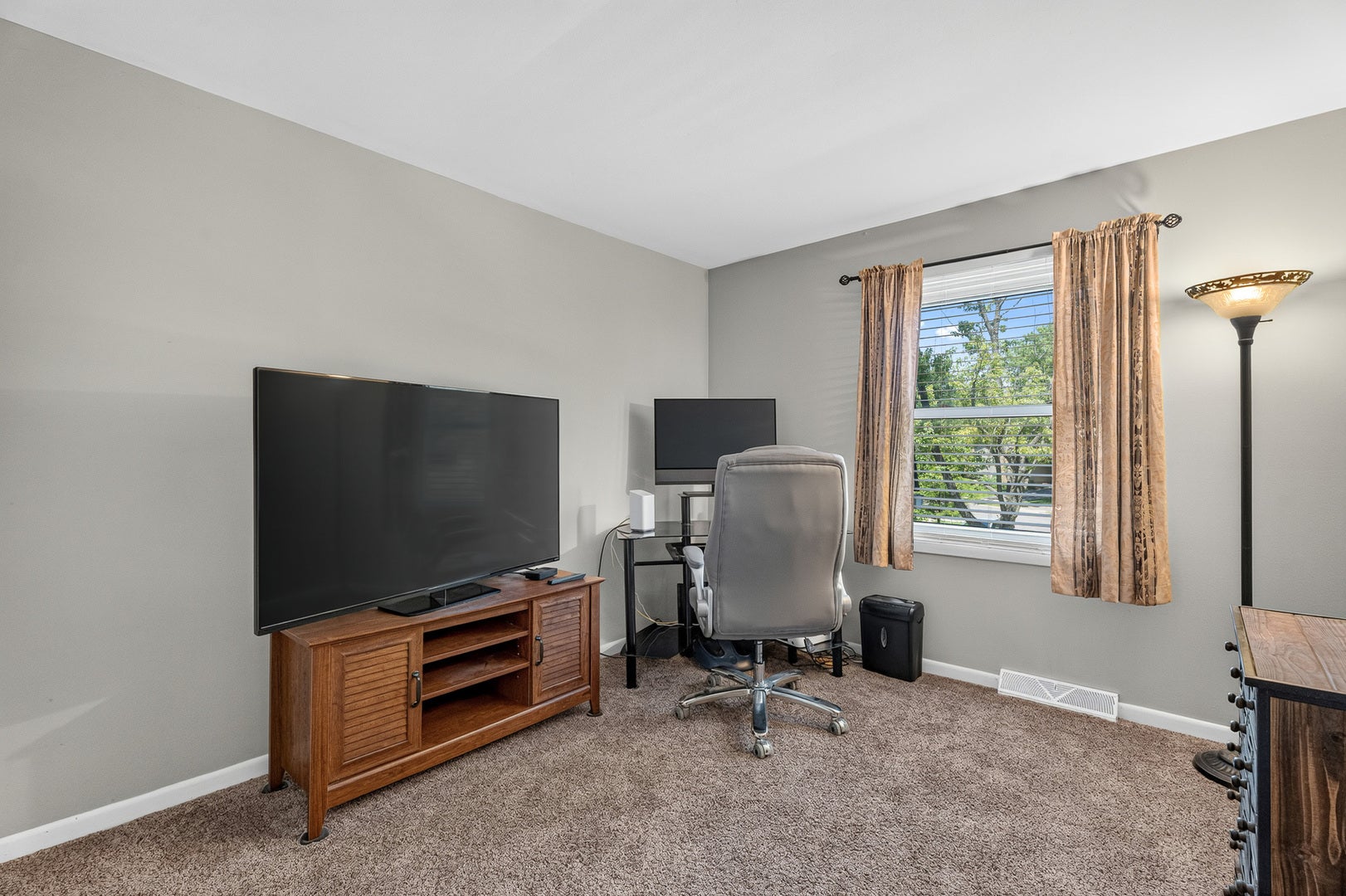 4 Devon Court, Bolingbrook, IL 60440 4 Devon Court, Bolingbrook, IL 60440