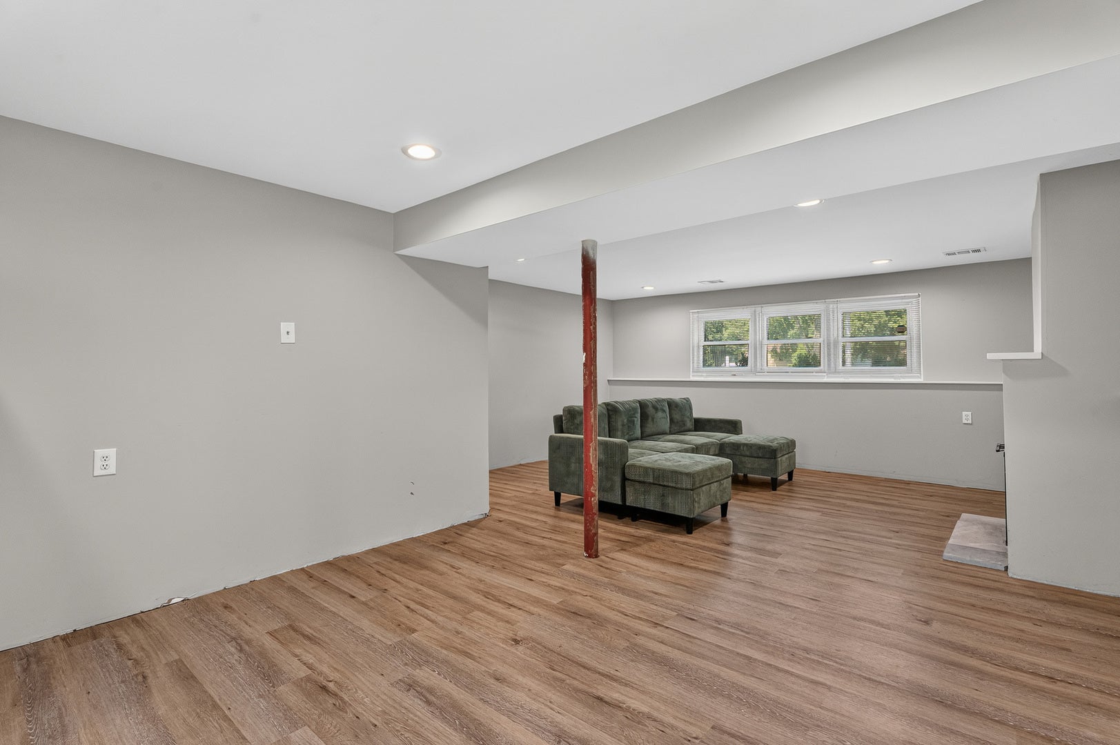 4 Devon Court, Bolingbrook, IL 60440 4 Devon Court, Bolingbrook, IL 60440