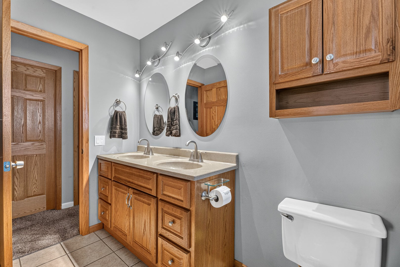 4 Devon Court, Bolingbrook, IL 60440 4 Devon Court, Bolingbrook, IL 60440