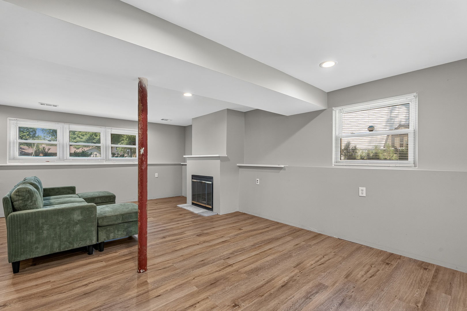 4 Devon Court, Bolingbrook, IL 60440 4 Devon Court, Bolingbrook, IL 60440
