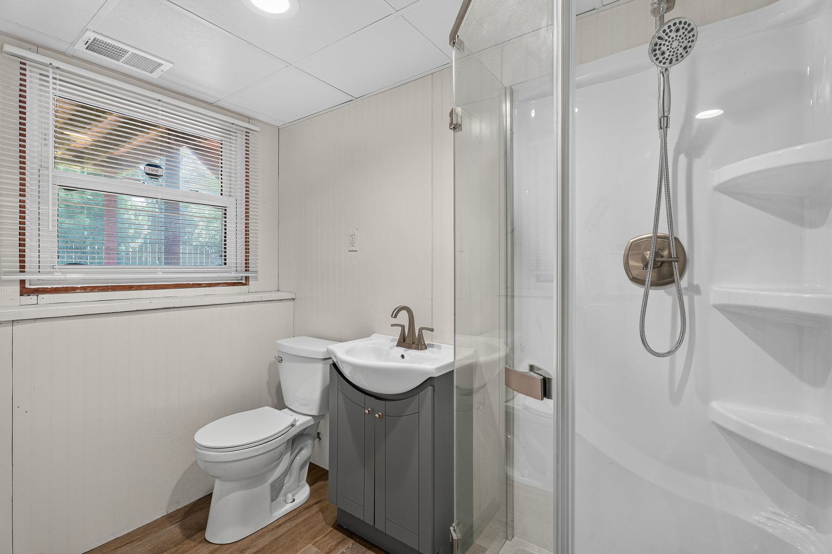 4 Devon Court, Bolingbrook, IL 60440 4 Devon Court, Bolingbrook, IL 60440