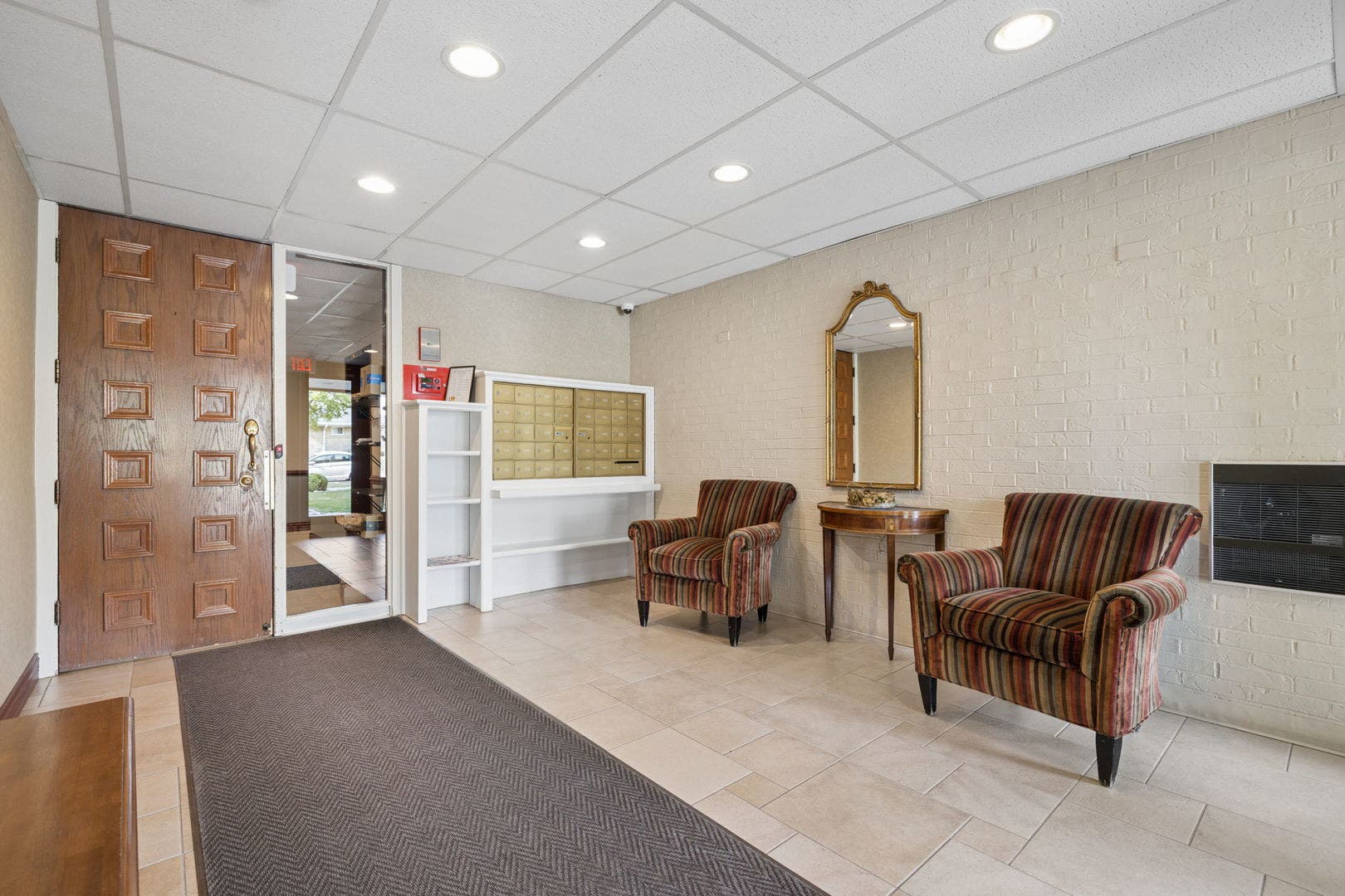 907 Curtiss Street, #304, Downers Grove, IL 60515 907 Curtiss Street, #304, Downers Grove, IL 60515