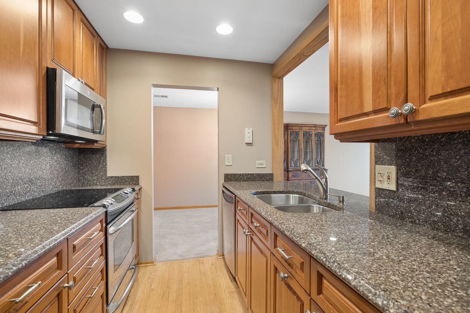 907 Curtiss Street, #304, Downers Grove, IL 60515 907 Curtiss Street, #304, Downers Grove, IL 60515