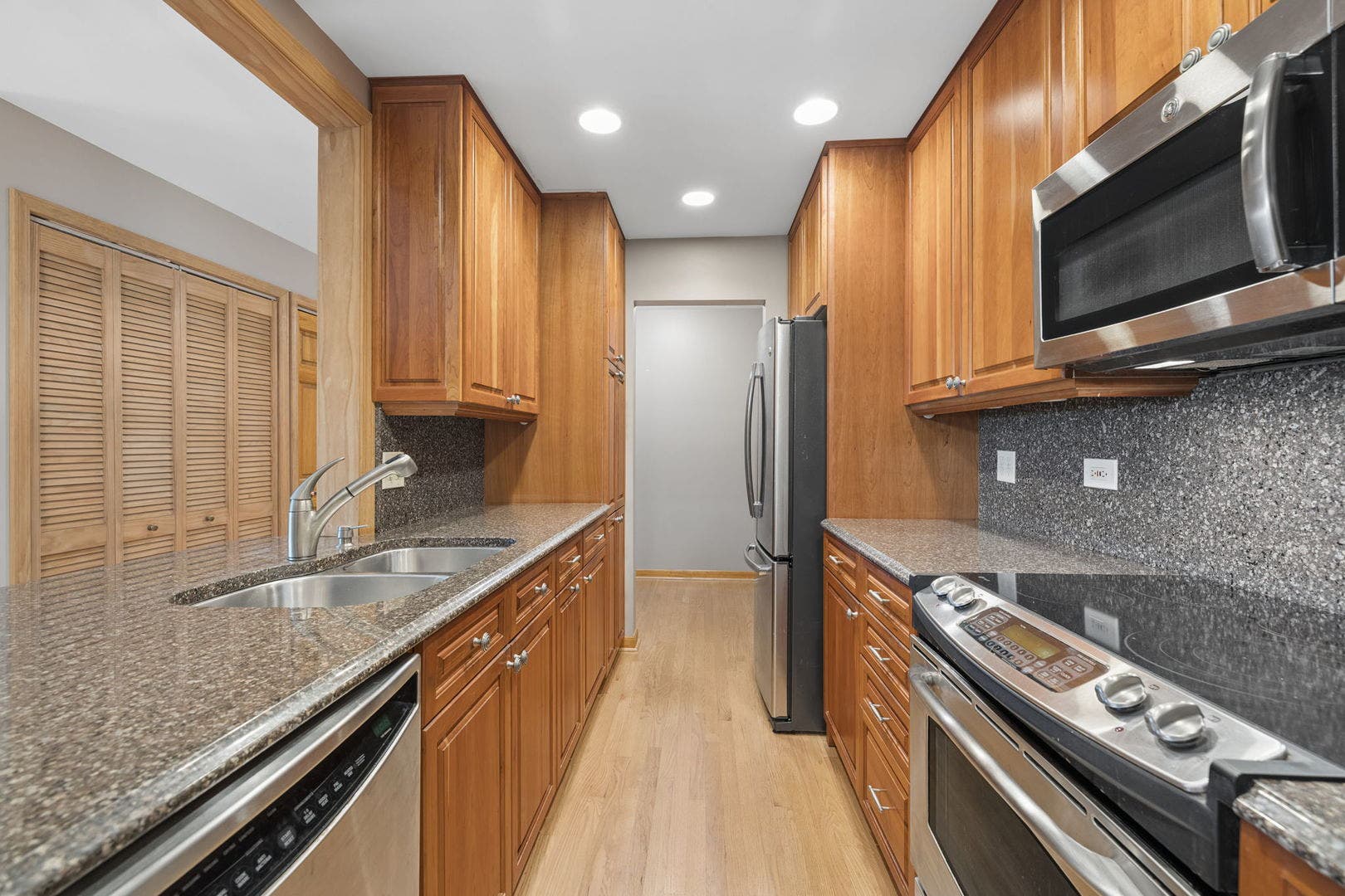 907 Curtiss Street, #304, Downers Grove, IL 60515 907 Curtiss Street, #304, Downers Grove, IL 60515