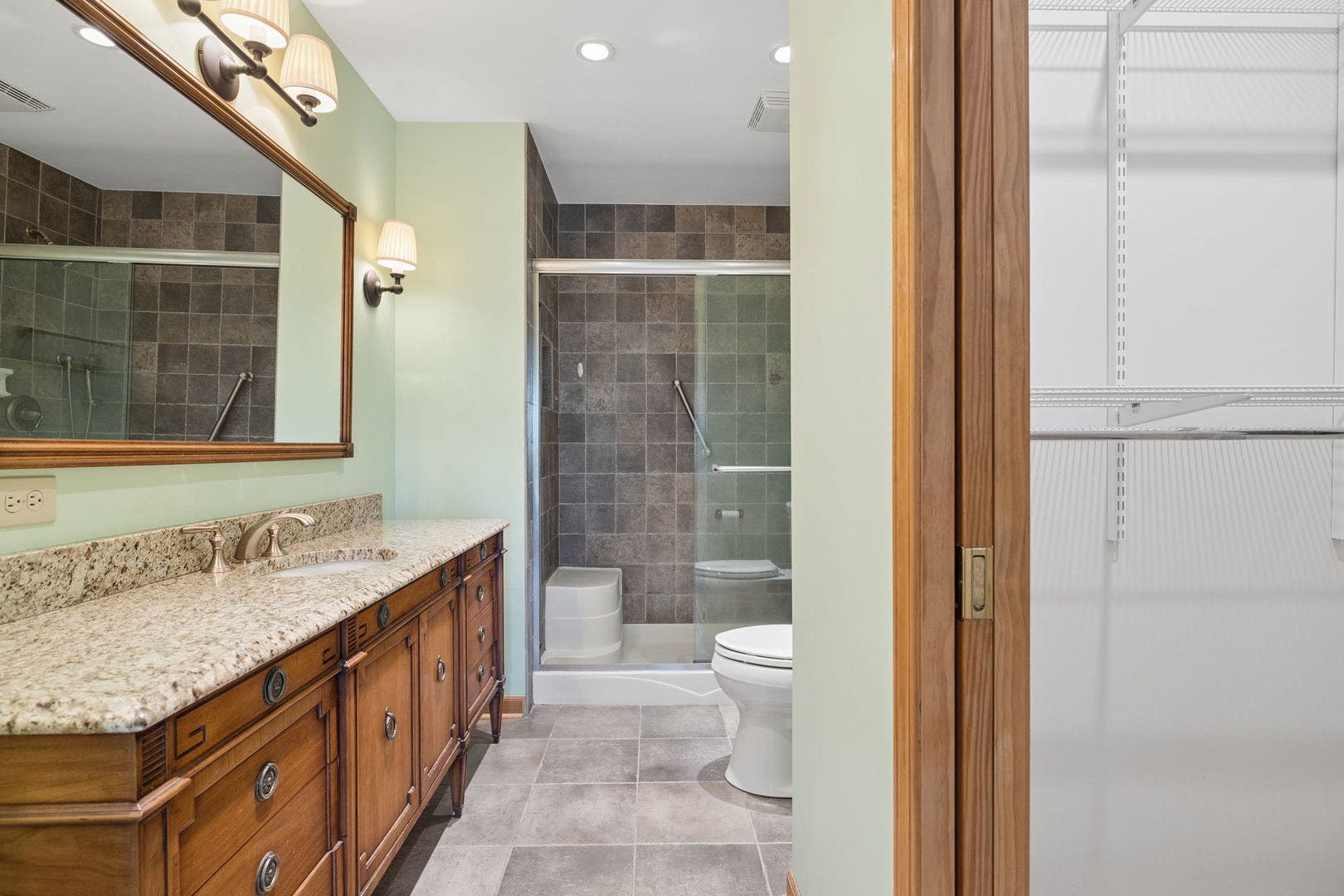 907 Curtiss Street, #304, Downers Grove, IL 60515 907 Curtiss Street, #304, Downers Grove, IL 60515