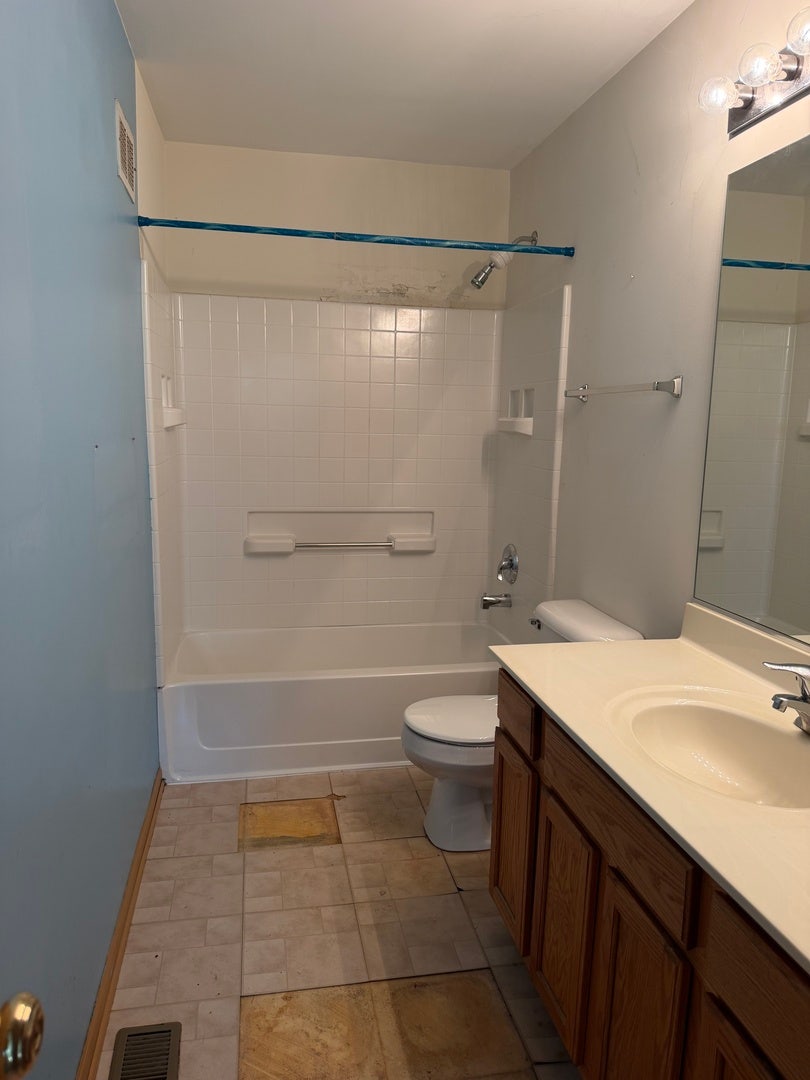 1110 Symphony Drive, Aurora, IL 60504 1110 Symphony Drive, Aurora, IL 60504
