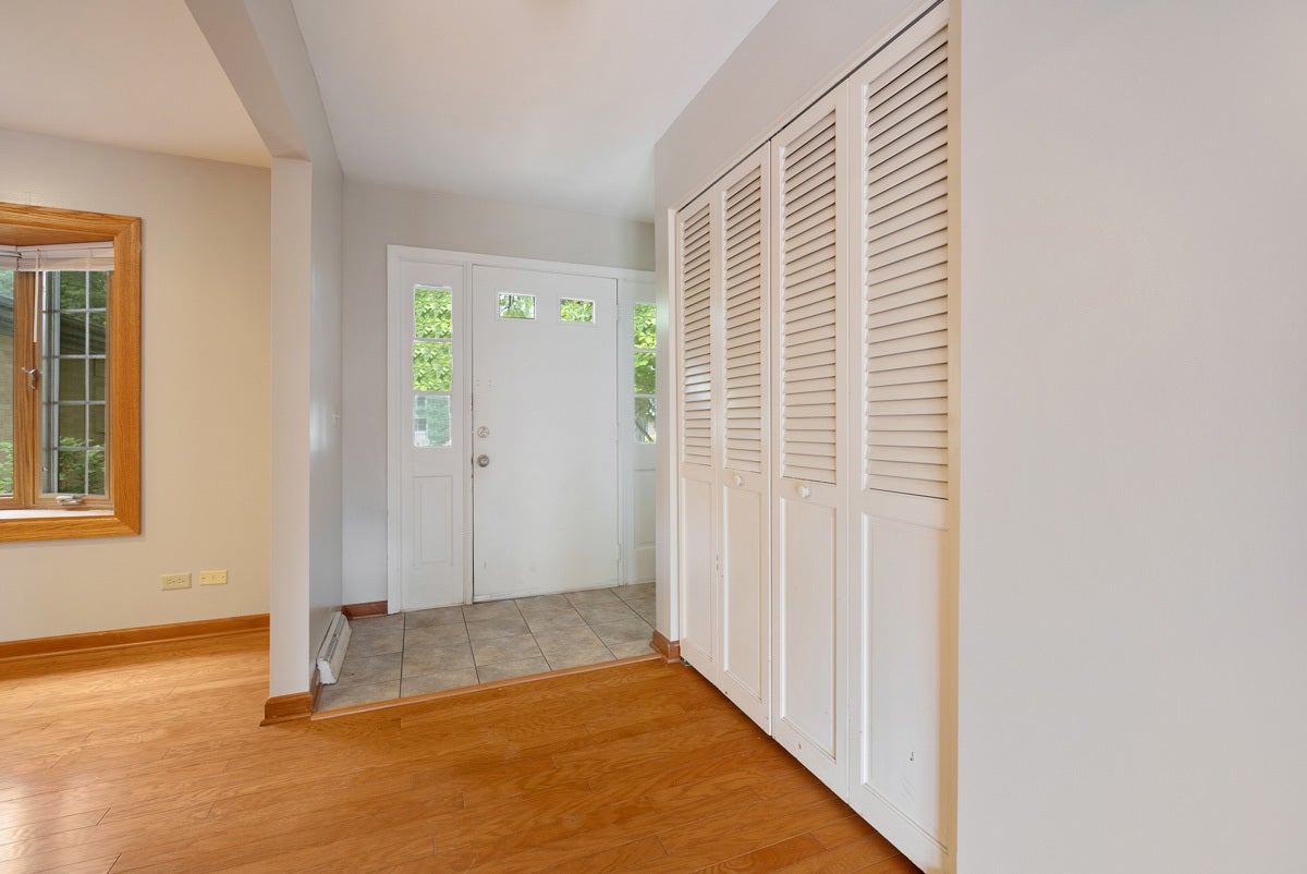 1441 Maple Lane, Elgin, IL 60123 1441 Maple Lane, Elgin, IL 60123