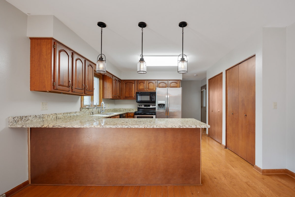 1441 Maple Lane, Elgin, IL 60123 1441 Maple Lane, Elgin, IL 60123