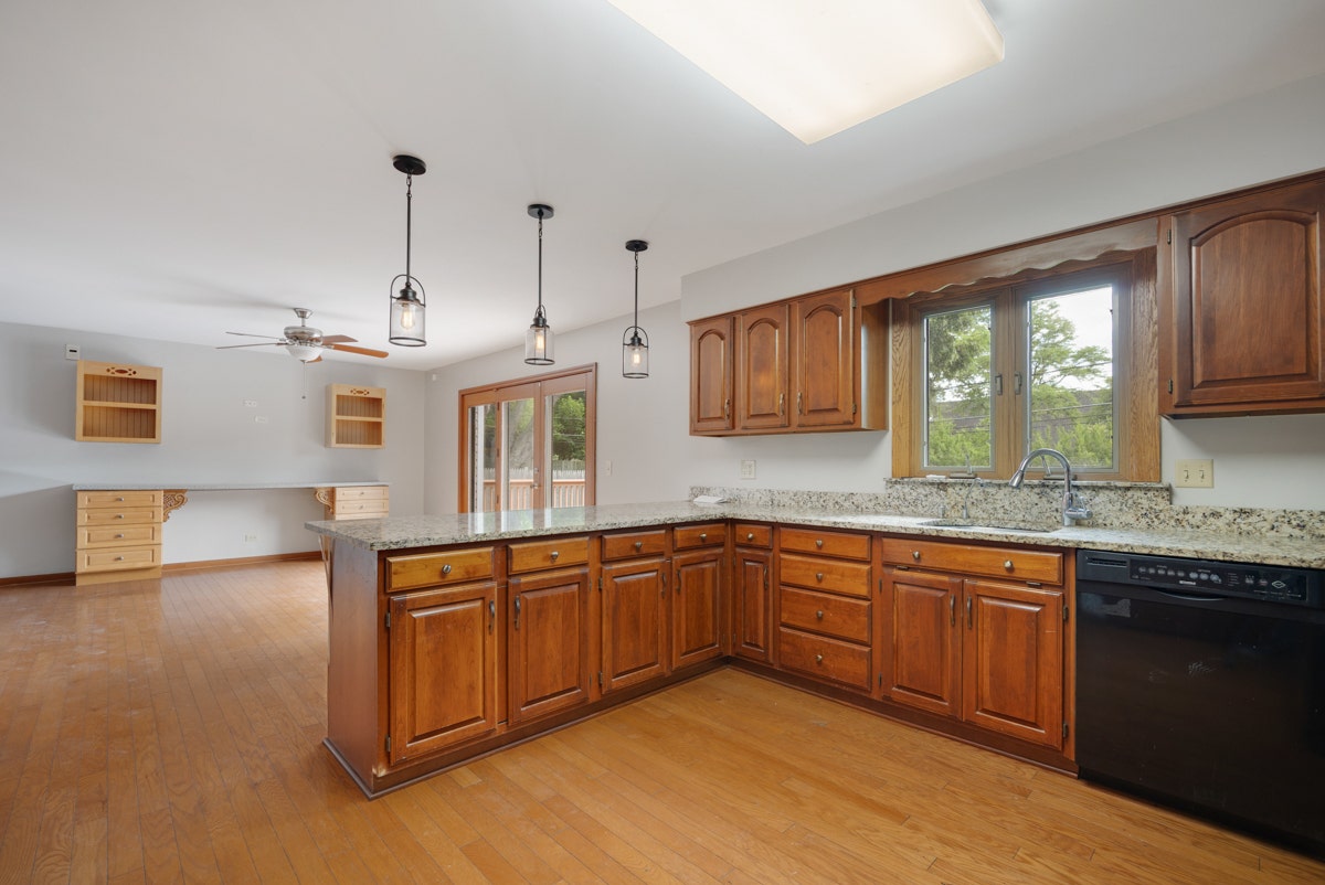 1441 Maple Lane, Elgin, IL 60123 1441 Maple Lane, Elgin, IL 60123