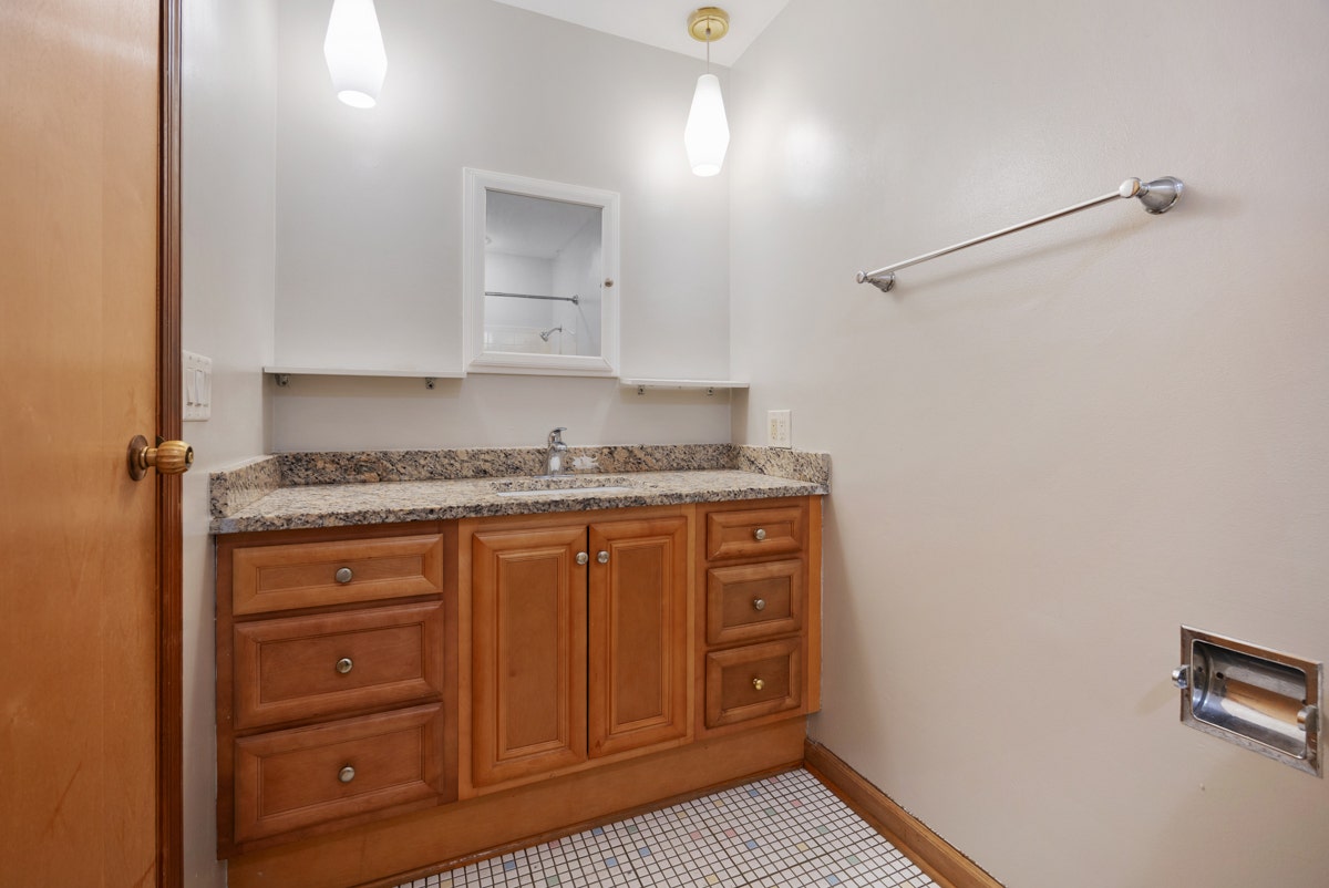 1441 Maple Lane, Elgin, IL 60123 1441 Maple Lane, Elgin, IL 60123