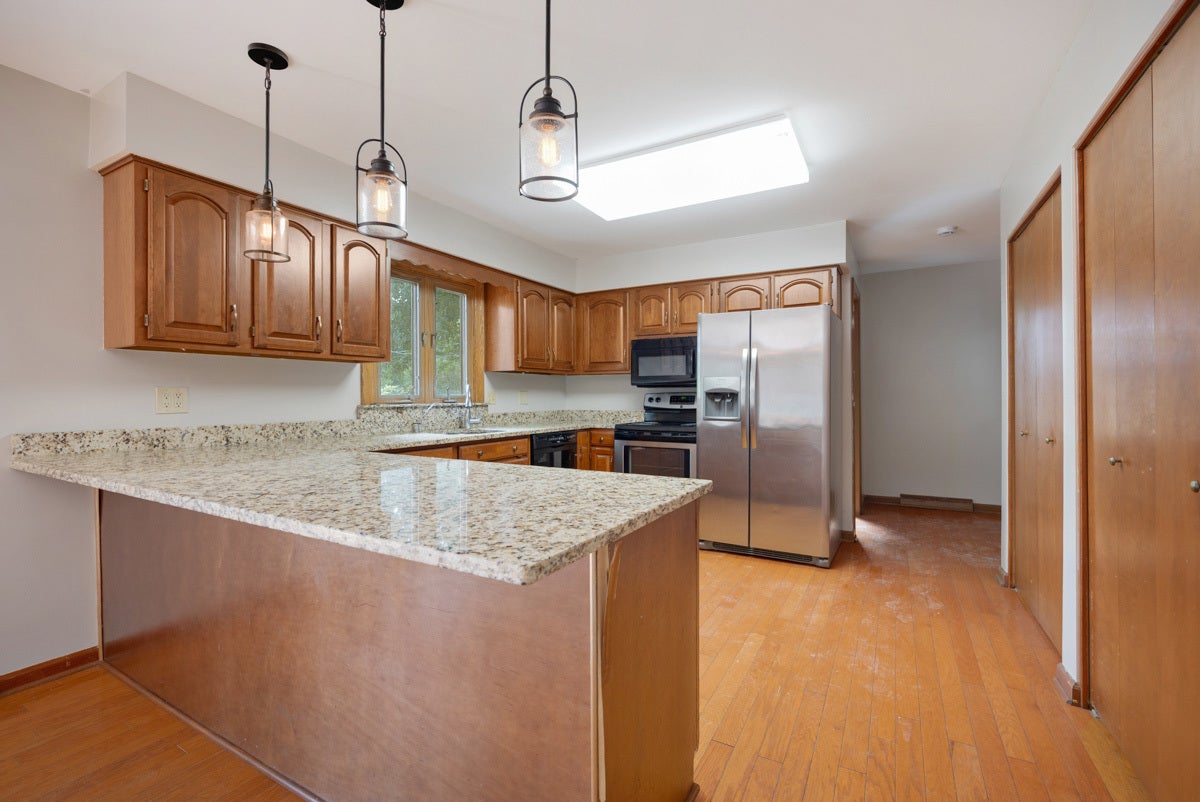 1441 Maple Lane, Elgin, IL 60123 1441 Maple Lane, Elgin, IL 60123