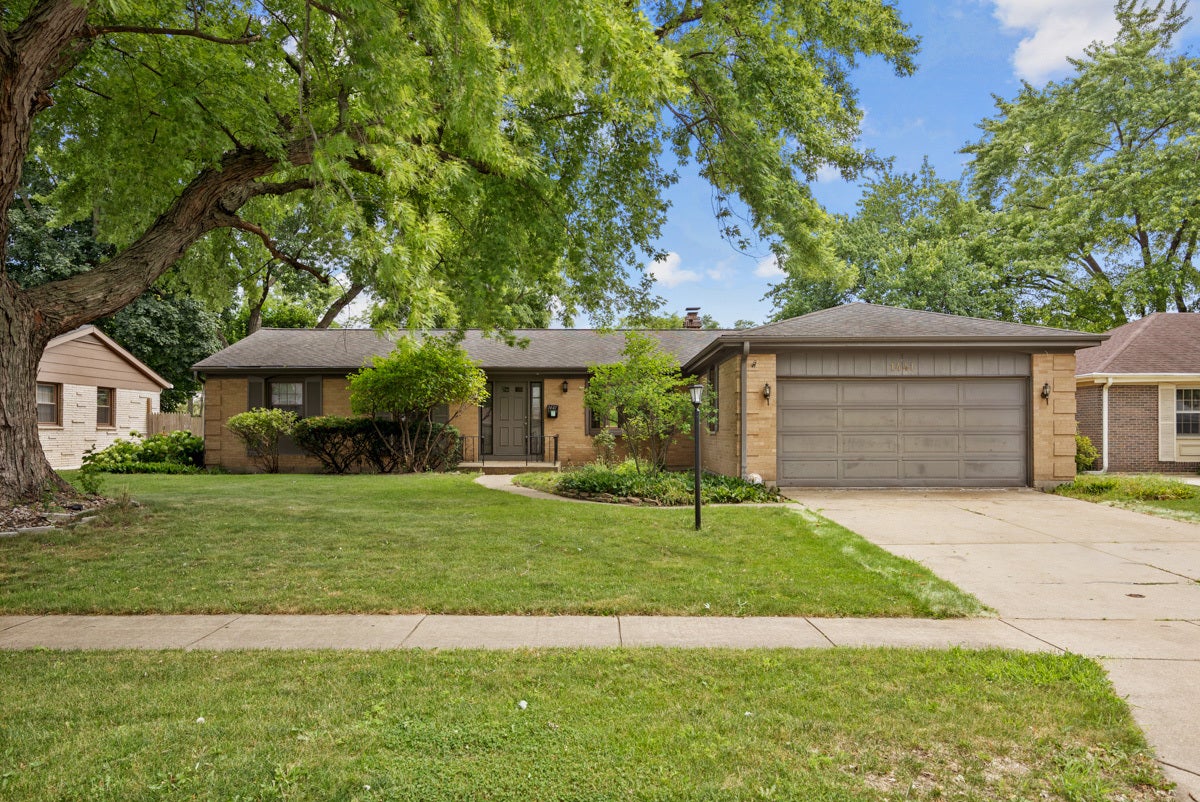 1441 Maple Lane, Elgin, IL 60123 1441 Maple Lane, Elgin, IL 60123