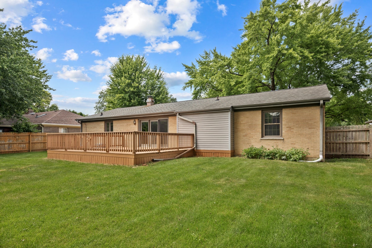 1441 Maple Lane, Elgin, IL 60123 1441 Maple Lane, Elgin, IL 60123