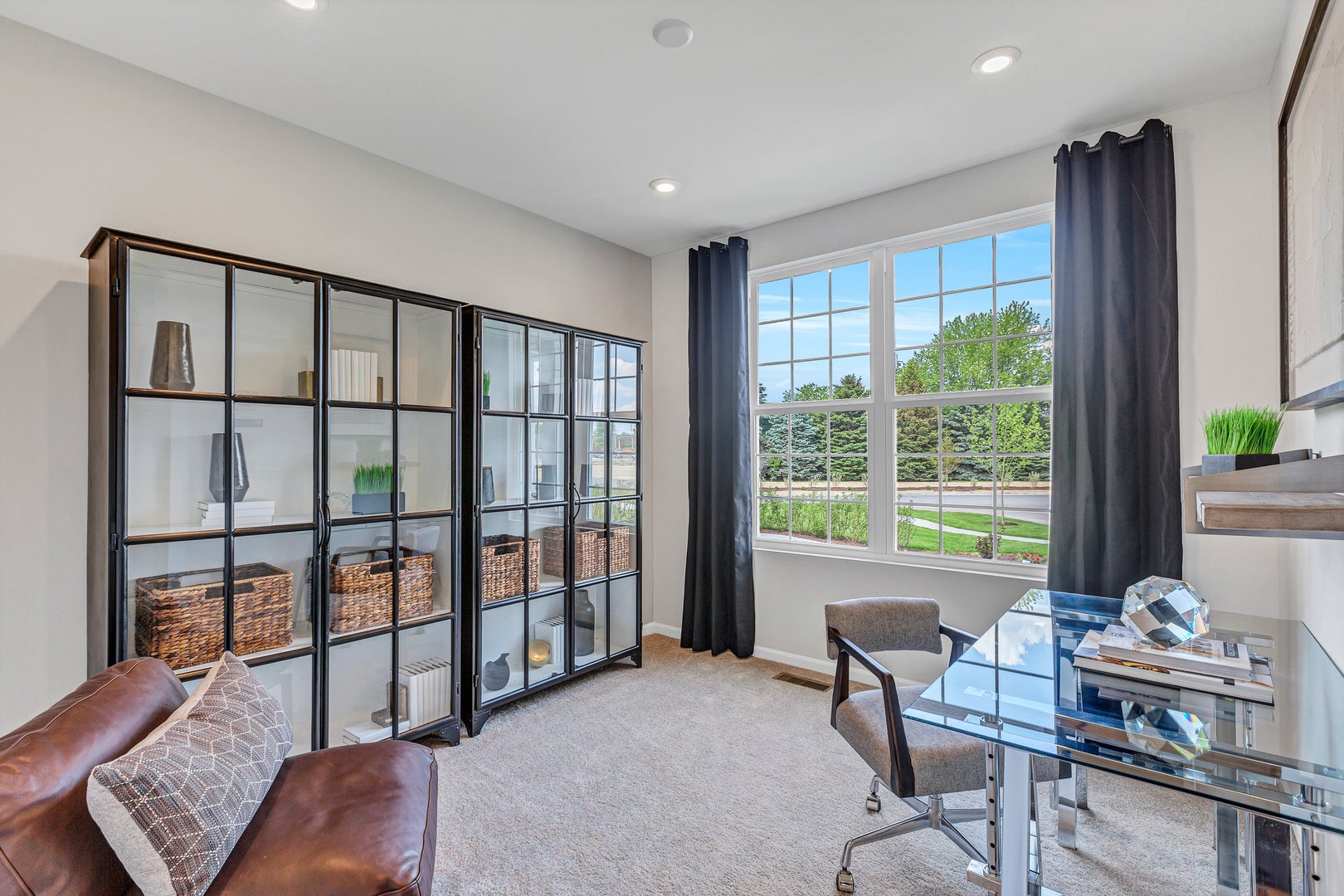 12462 Killarney Drive, Lemont, IL 60439 FLEX ROOM - USE AS OFFICE, DEN, PLAYROOM ETC.