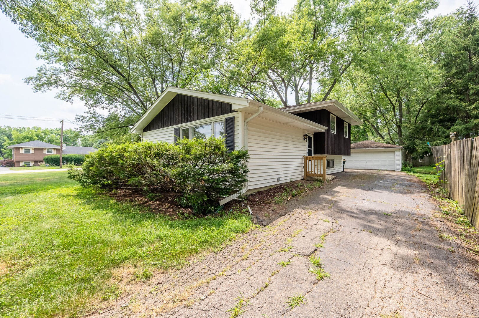 5850 Springside Avenue, Downers Grove, IL 60516