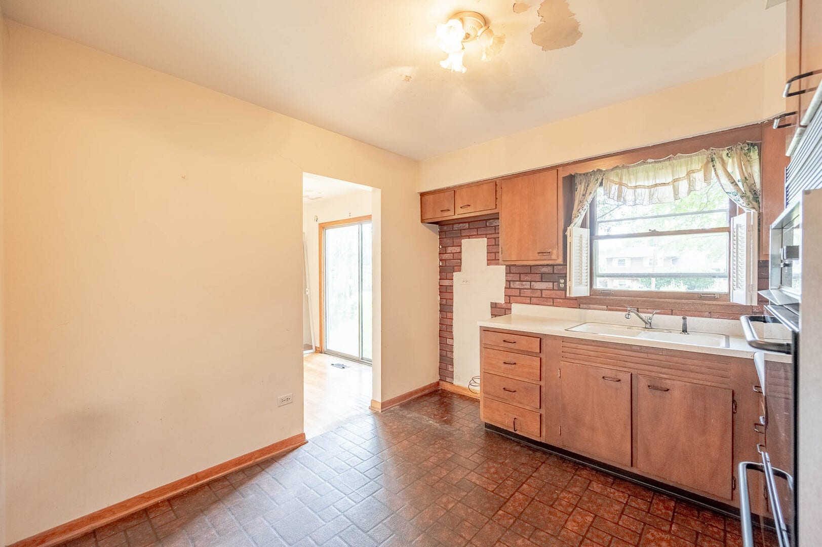 5850 Springside Avenue, Downers Grove, IL 60516