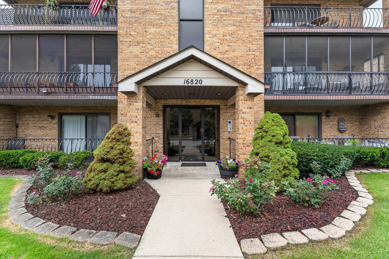 16820 81st Avenue, #1N, Tinley Park, IL 60477