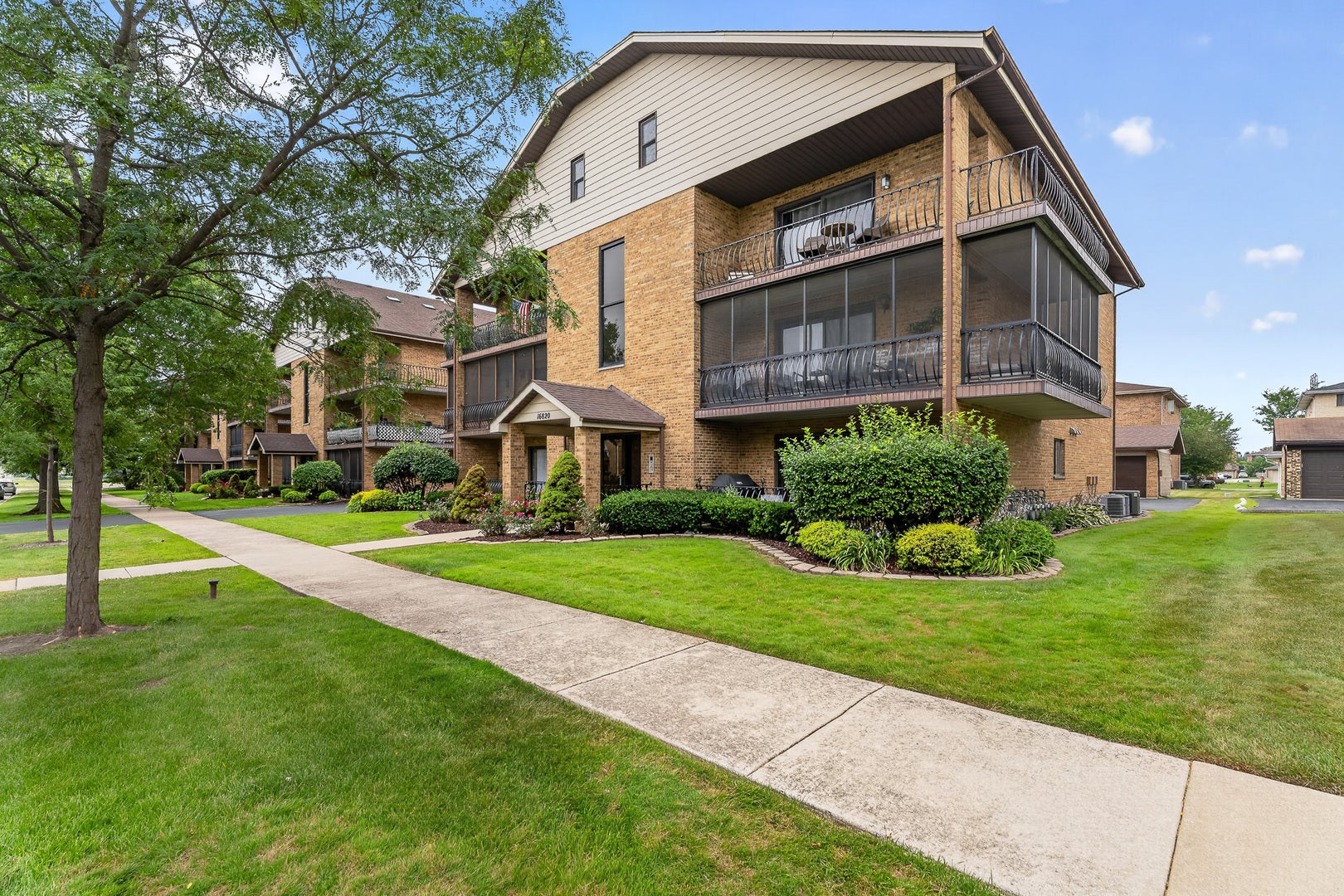 16820 81st Avenue, #1N, Tinley Park, IL 60477