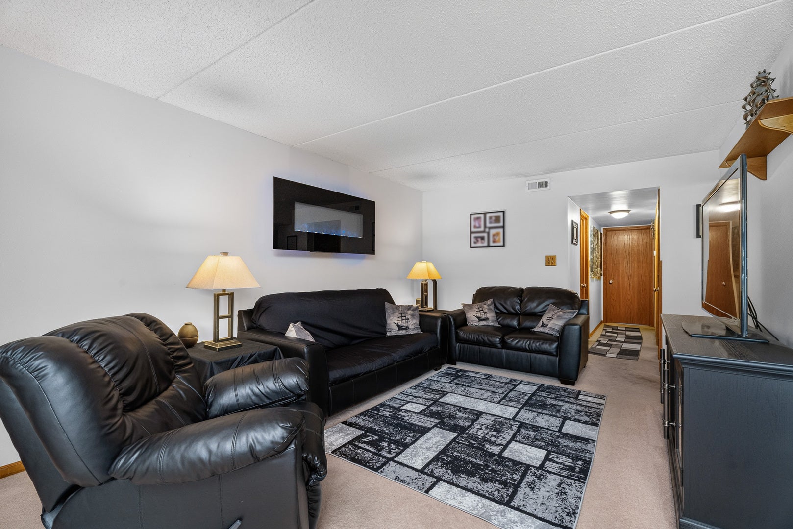 16820 81st Avenue, #1N, Tinley Park, IL 60477