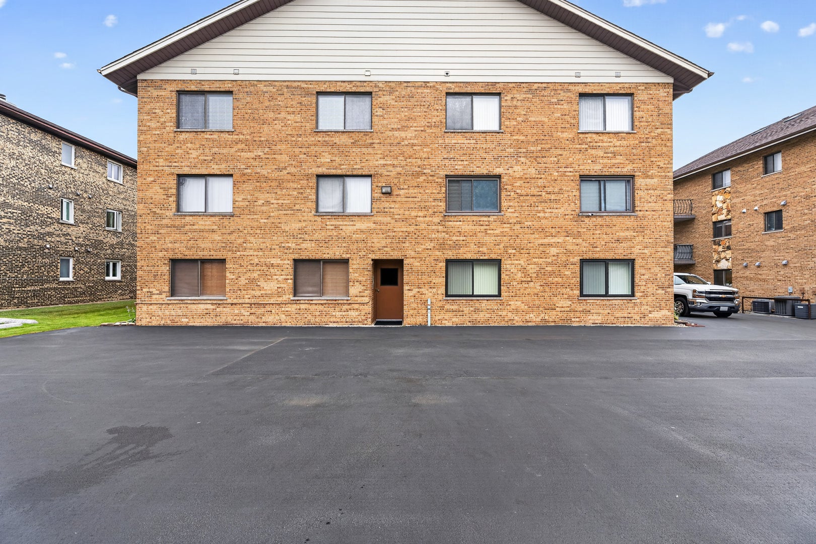 16820 81st Avenue, #1N, Tinley Park, IL 60477