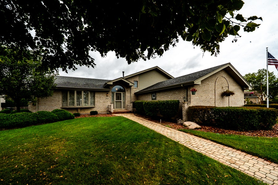 Property photo for 10708 Willow Avenue, Mokena, IL