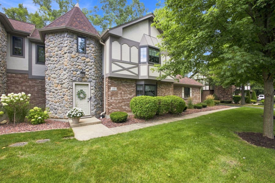 Property photo for 11725 S Black Forest Lane, Palos Park, IL