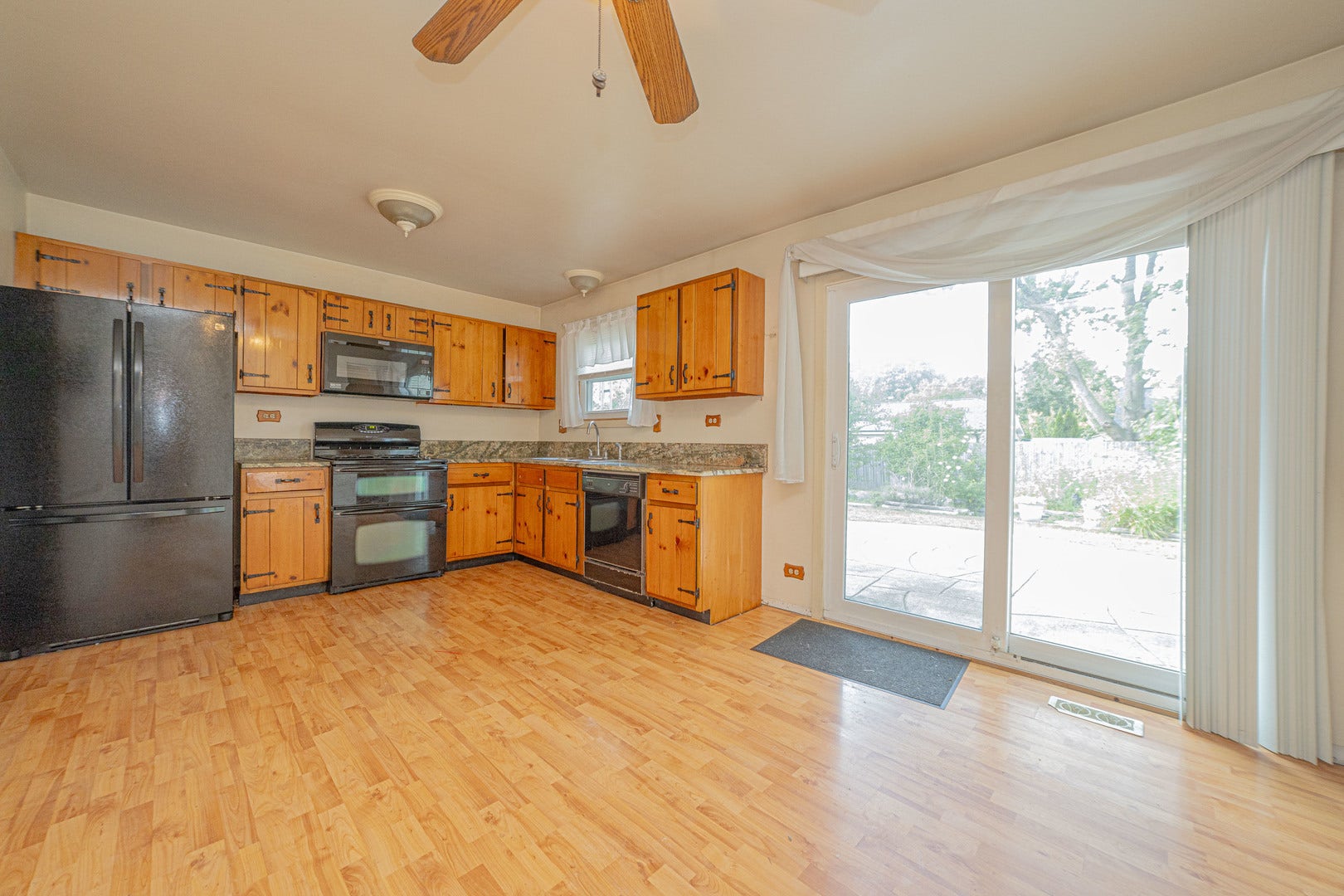 640 Rockhurst Road, Bolingbrook, IL 60440