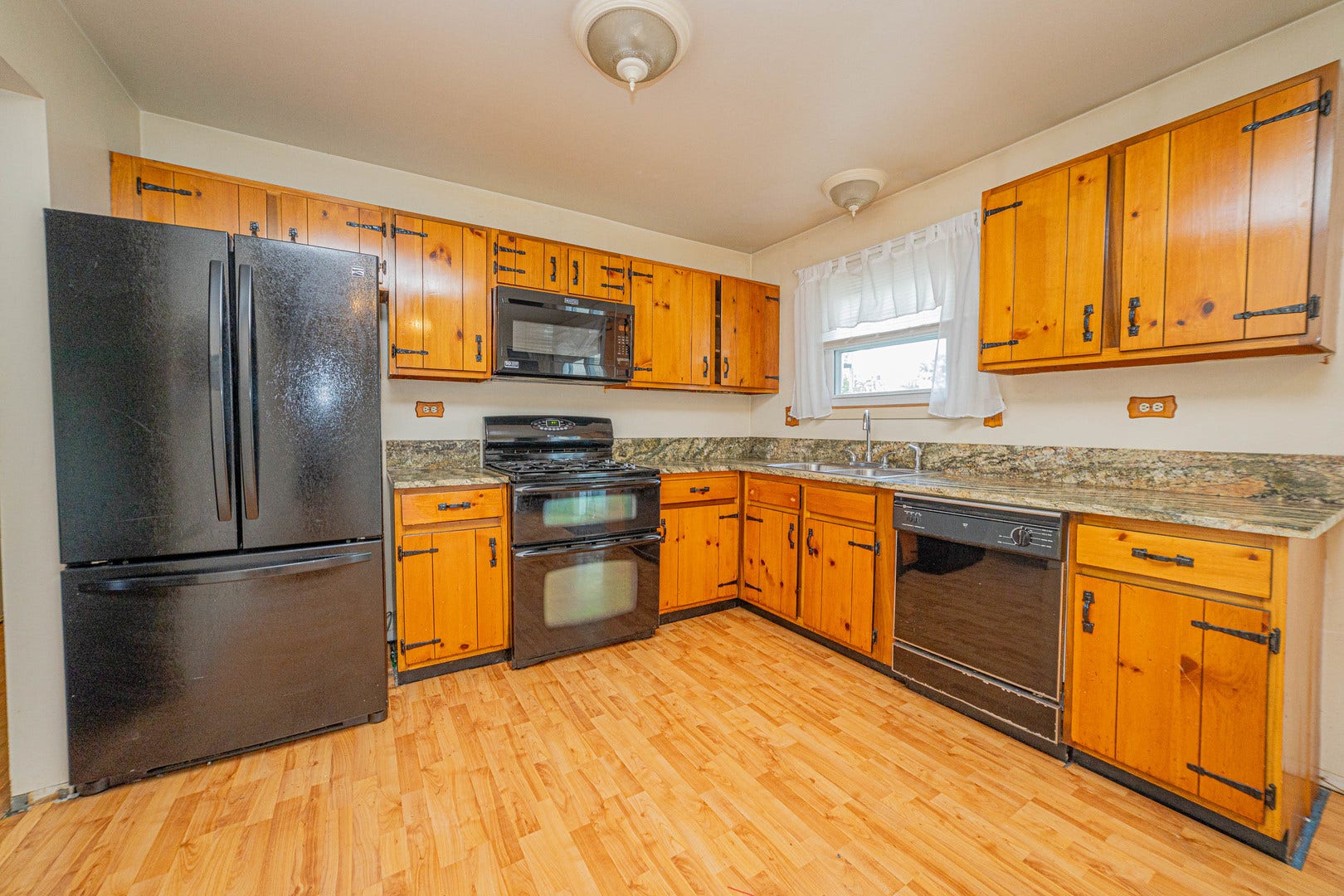 640 Rockhurst Road, Bolingbrook, IL 60440