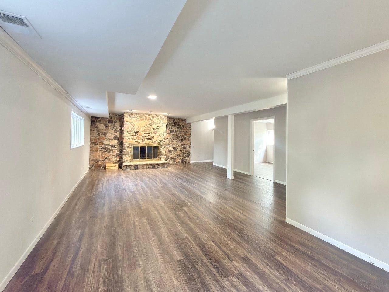 7826 Dunham Road, Downers Grove, IL 60516 7826 Dunham Road, Downers Grove, IL 60516