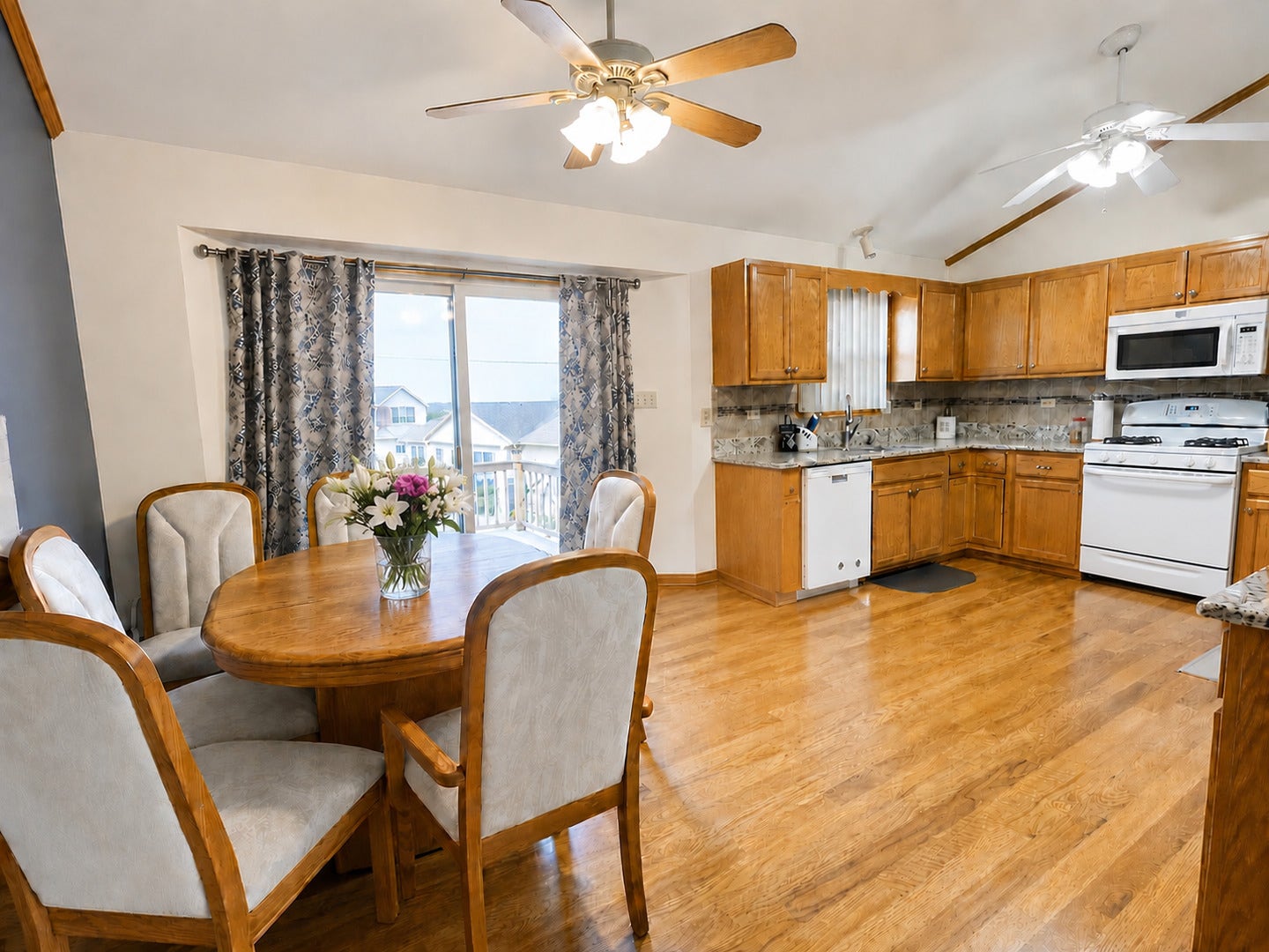 1414 Howland Drive, Joliet, IL 60431 1414 Howland Drive, Joliet, IL 60431