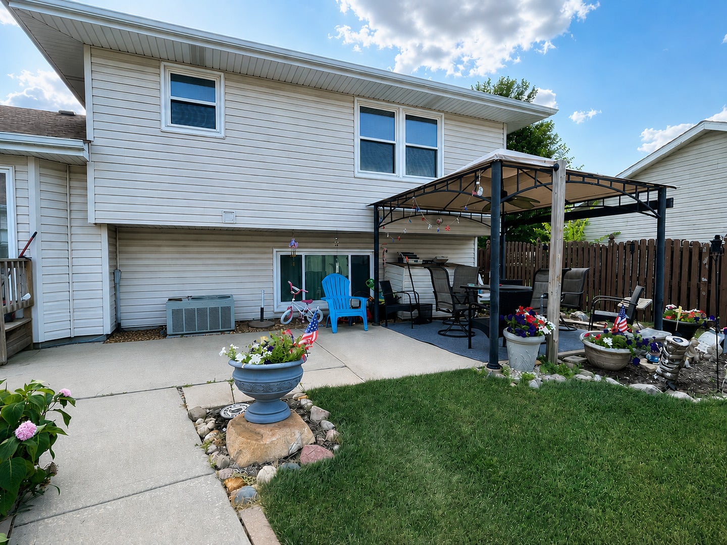 1414 Howland Drive, Joliet, IL 60431 Patio - Gazebo