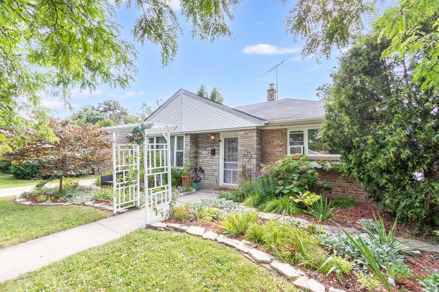 Property photo for 17638 Roosevelt Avenue, Homewood, IL