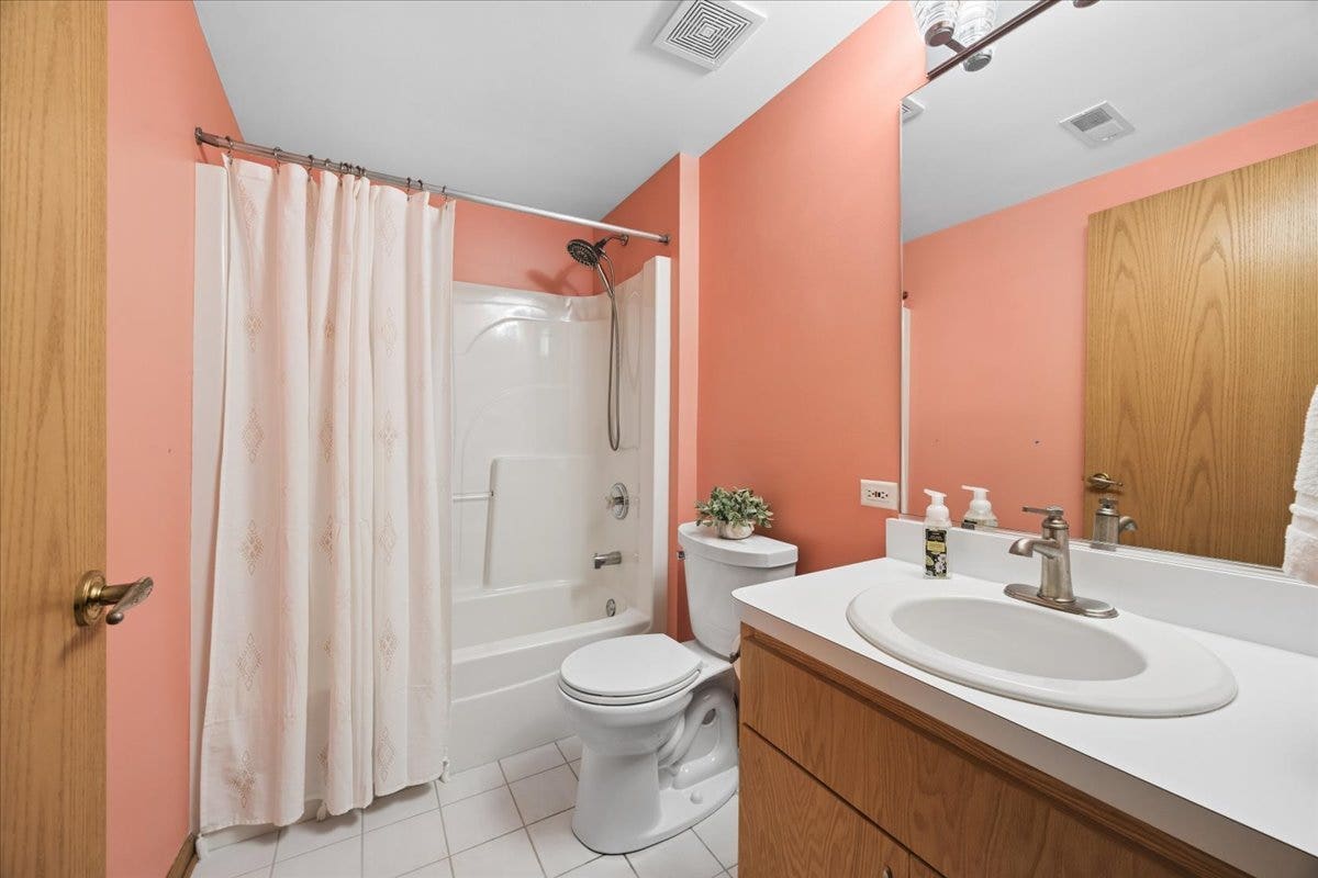 11525 Settlers Pond Way, #1D, Orland Park, IL 60467 11525 Settlers Pond Way, #1D, Orland Park, IL 60467