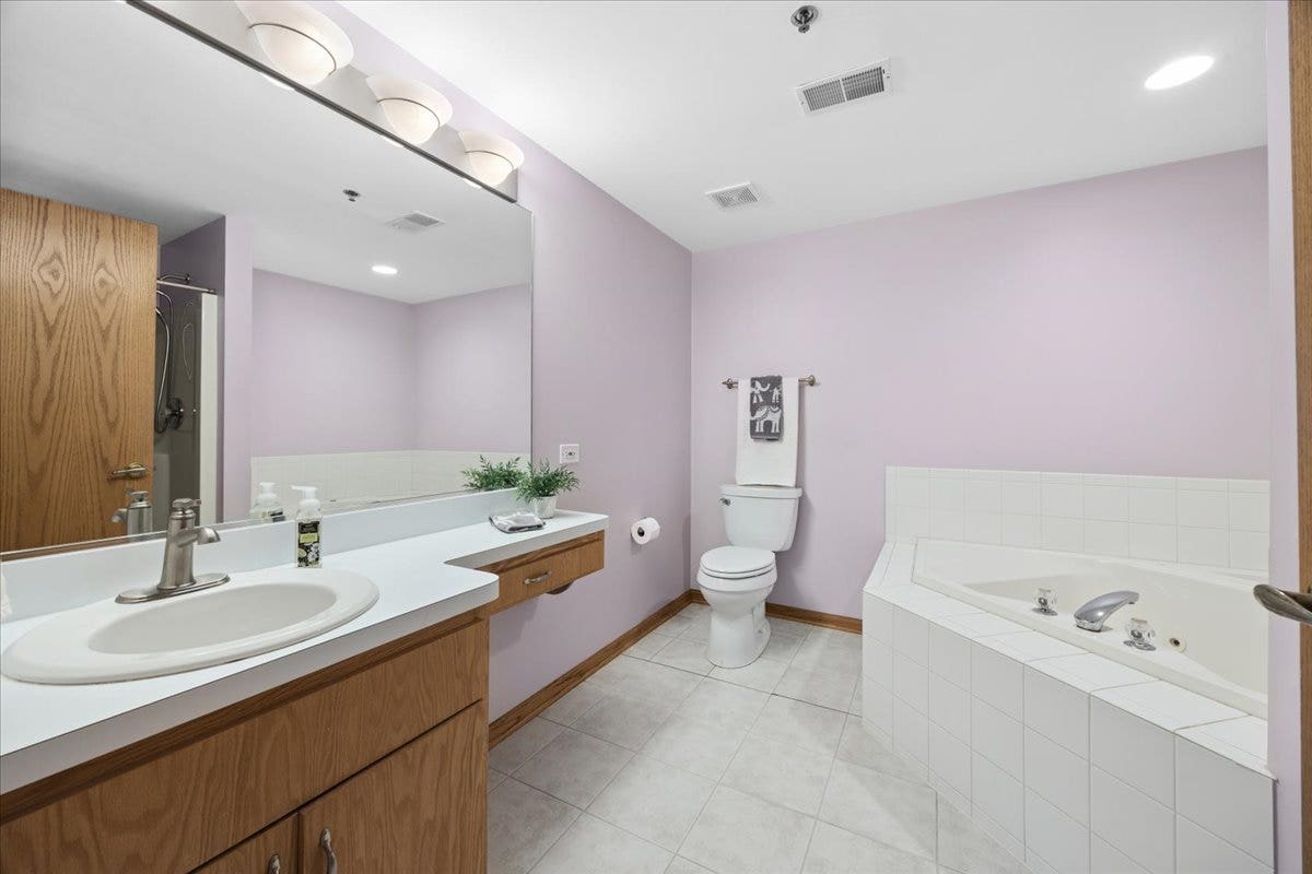 11525 Settlers Pond Way, #1D, Orland Park, IL 60467 11525 Settlers Pond Way, #1D, Orland Park, IL 60467