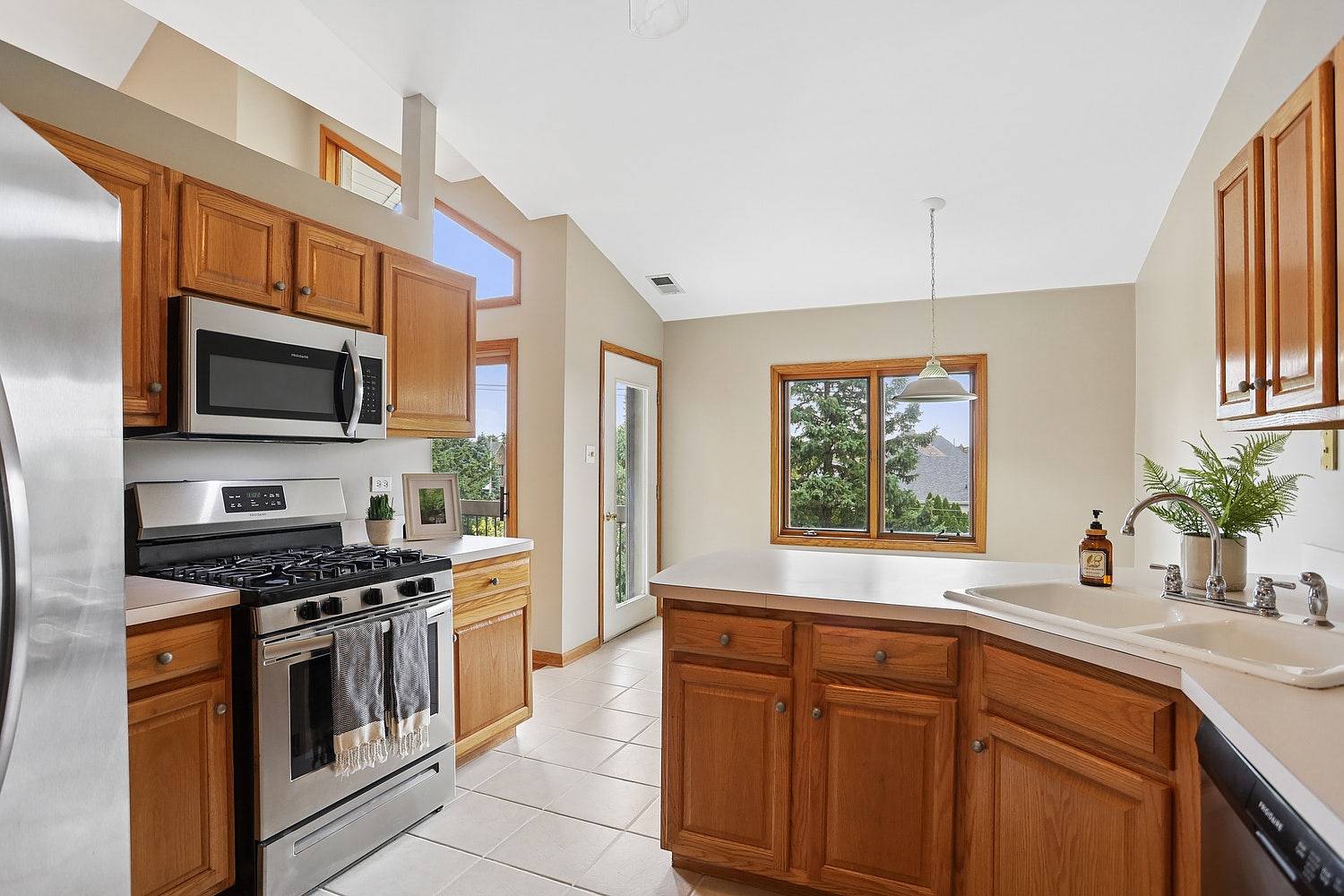 14011 Norwich Lane, #303, Orland Park, IL 60467 14011 Norwich Lane, #303, Orland Park, IL 60467