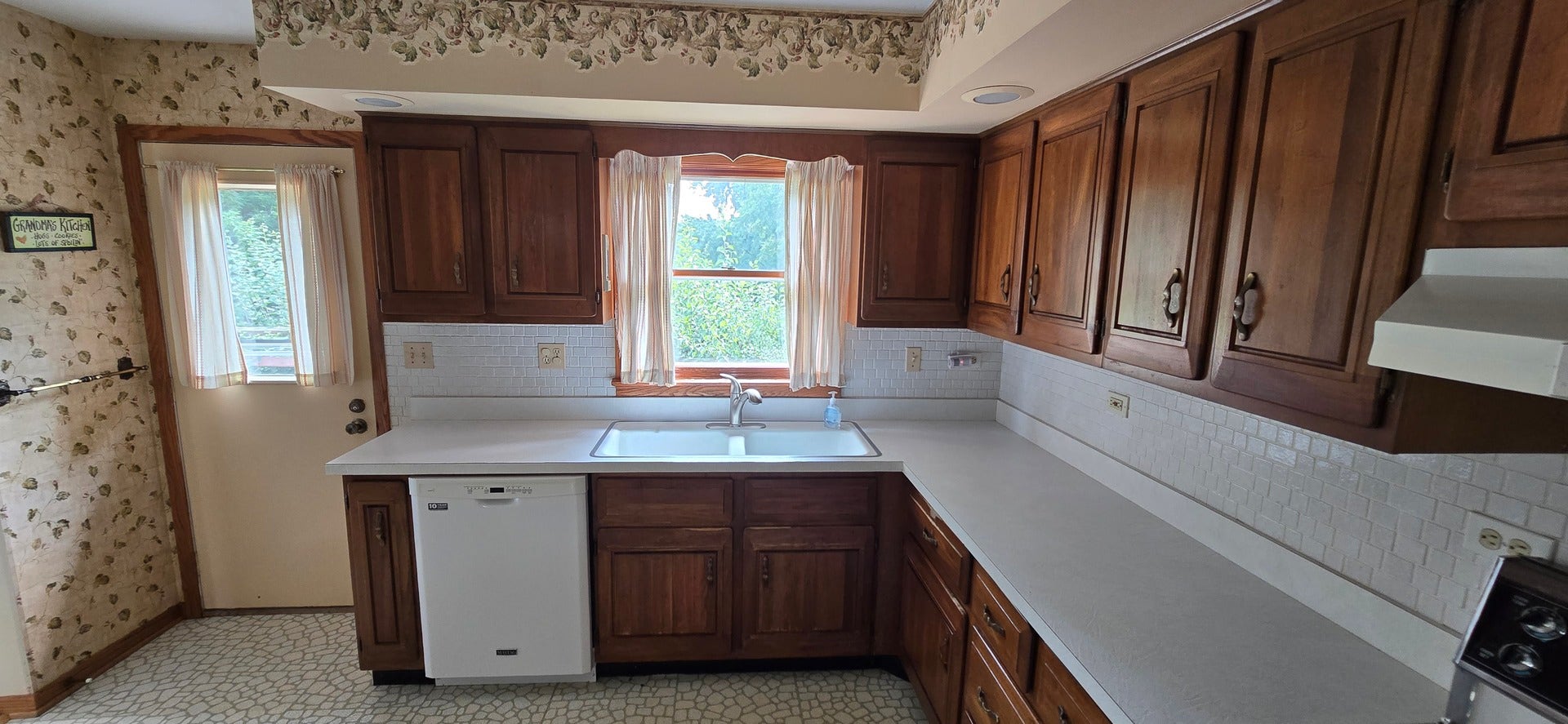 12135 Hillcrest Drive, Lemont, IL 60439