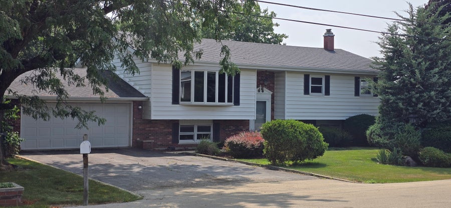 Property photo for 12135 Hillcrest Drive, Lemont, IL