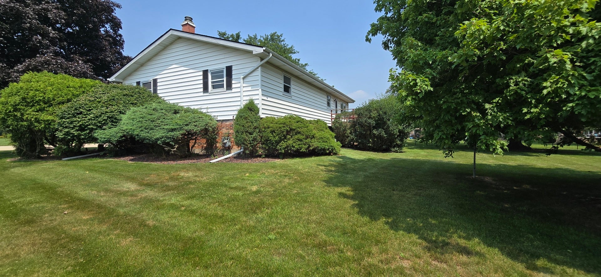 12135 Hillcrest Drive, Lemont, IL 60439