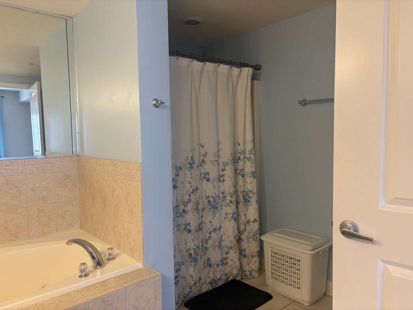7904 Trinity Circle, #2NW, Tinley Park, IL 60487 7904 Trinity Circle, #2NW, Tinley Park, IL 60487
