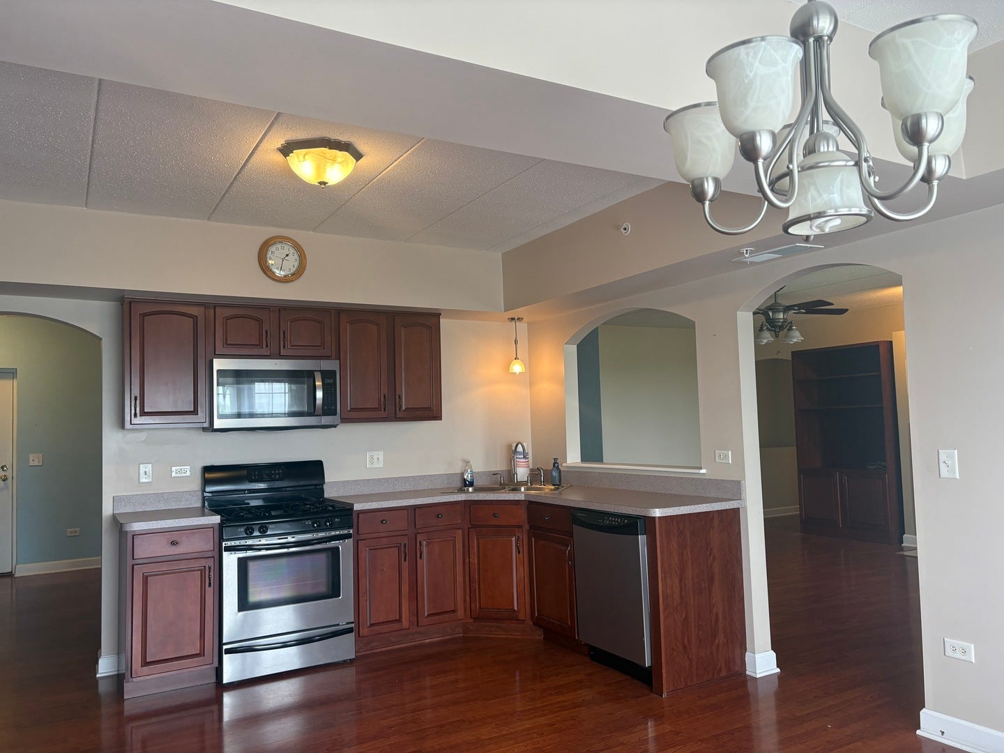 7904 Trinity Circle, #2NW, Tinley Park, IL 60487 7904 Trinity Circle, #2NW, Tinley Park, IL 60487