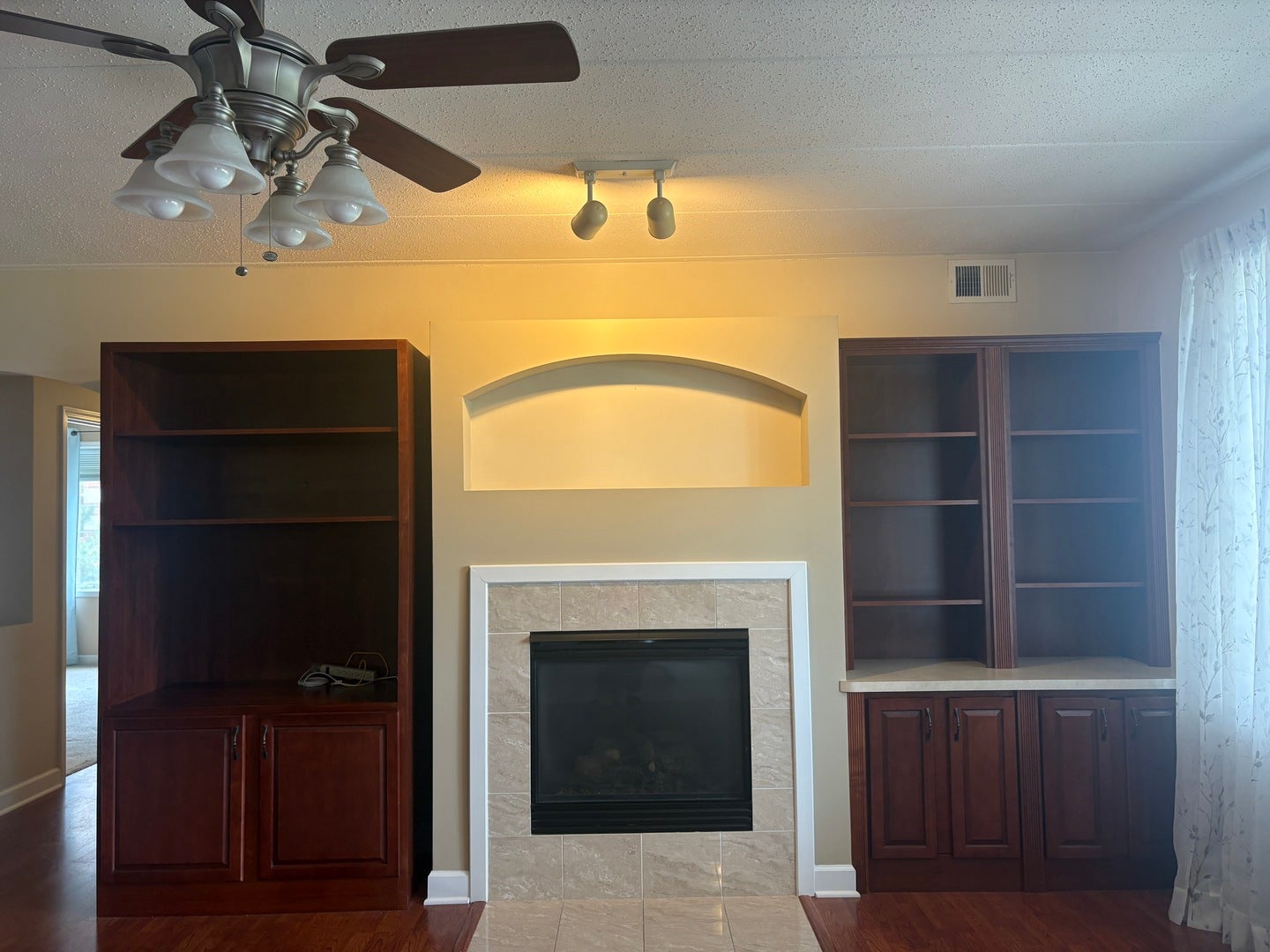 7904 Trinity Circle, #2NW, Tinley Park, IL 60487 7904 Trinity Circle, #2NW, Tinley Park, IL 60487