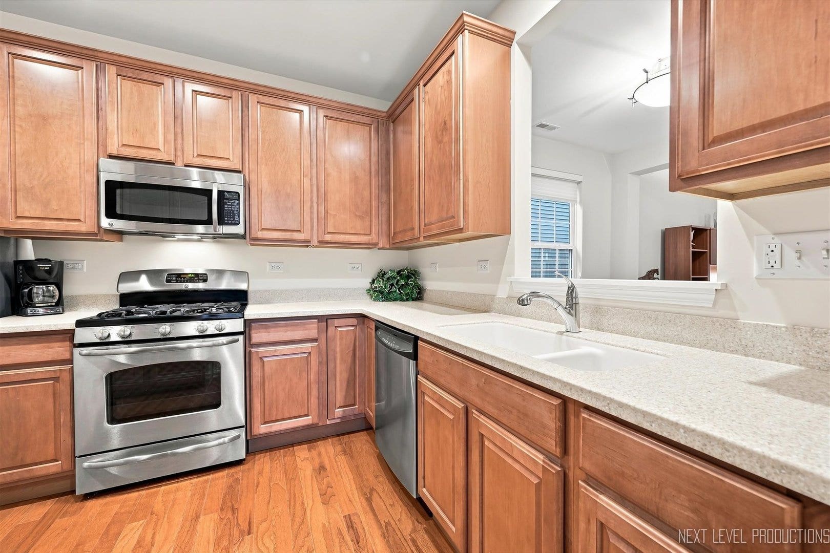 2853 Cascade Falls Circle, Elgin, IL 60124 2853 Cascade Falls Circle, Elgin, IL 60124