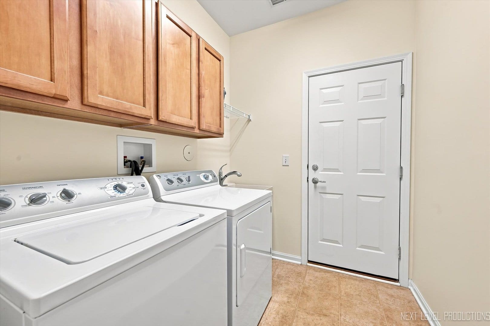 2853 Cascade Falls Circle, Elgin, IL 60124 2853 Cascade Falls Circle, Elgin, IL 60124