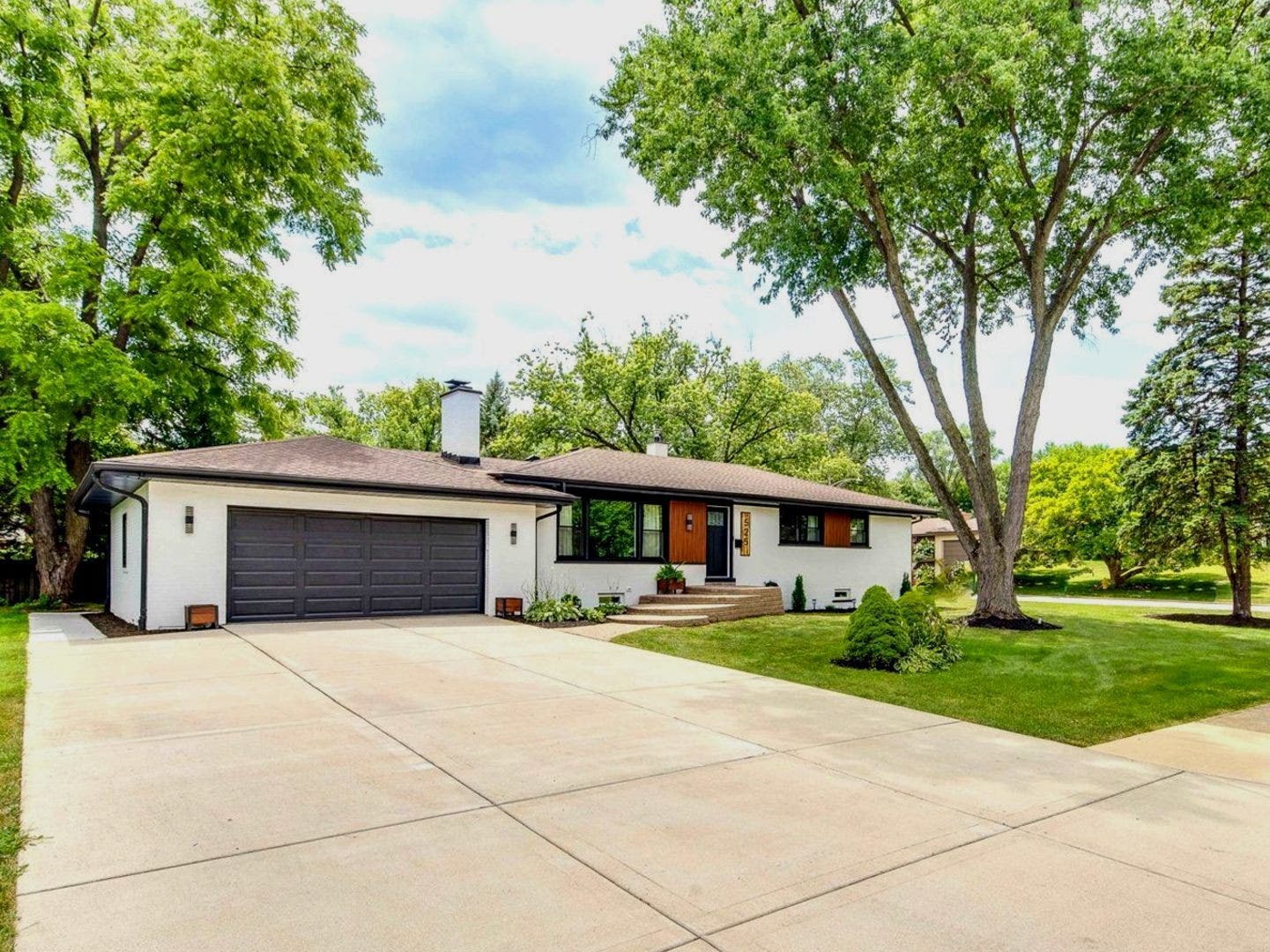 525 Bunning Drive, Downers Grove, IL 60516 525 Bunning Drive, Downers Grove, IL 60516