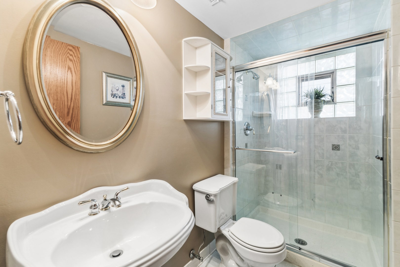 Lower Level Full Bathroom