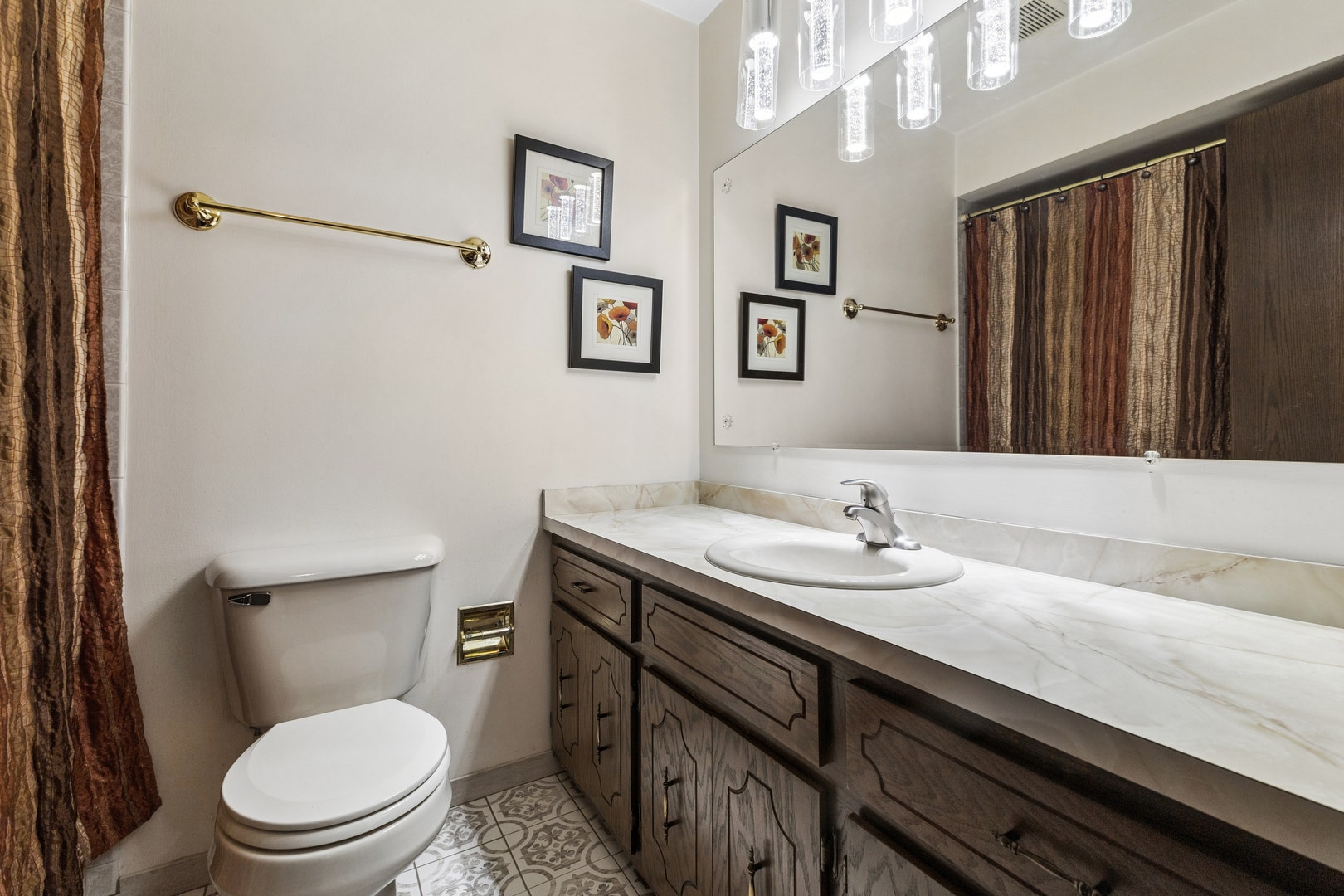 Second Level Full Bathroom