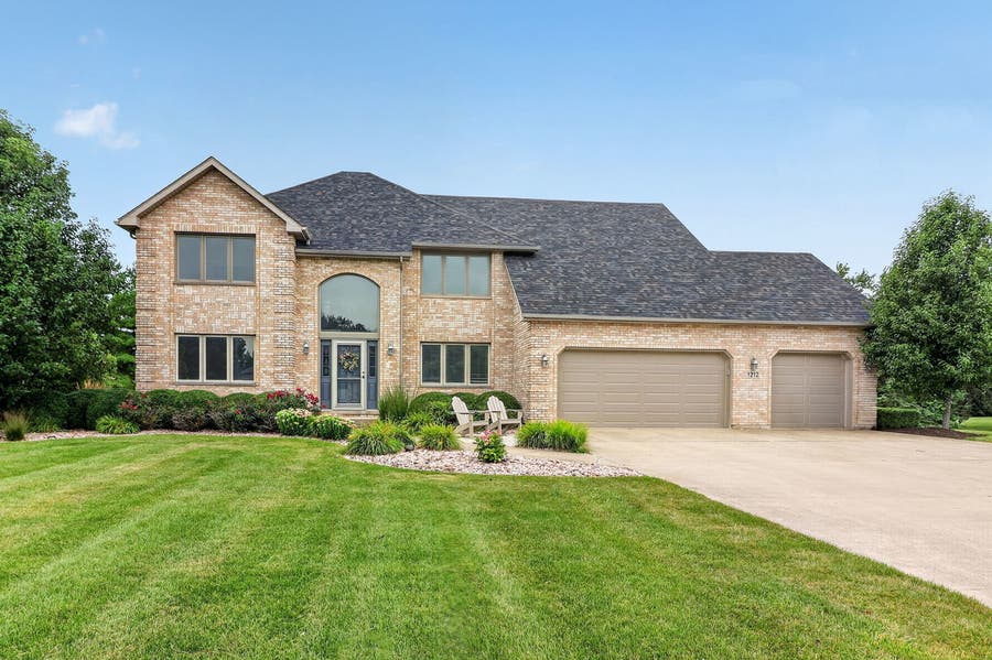 Property photo for 1212 Leinster Drive, Lemont, IL