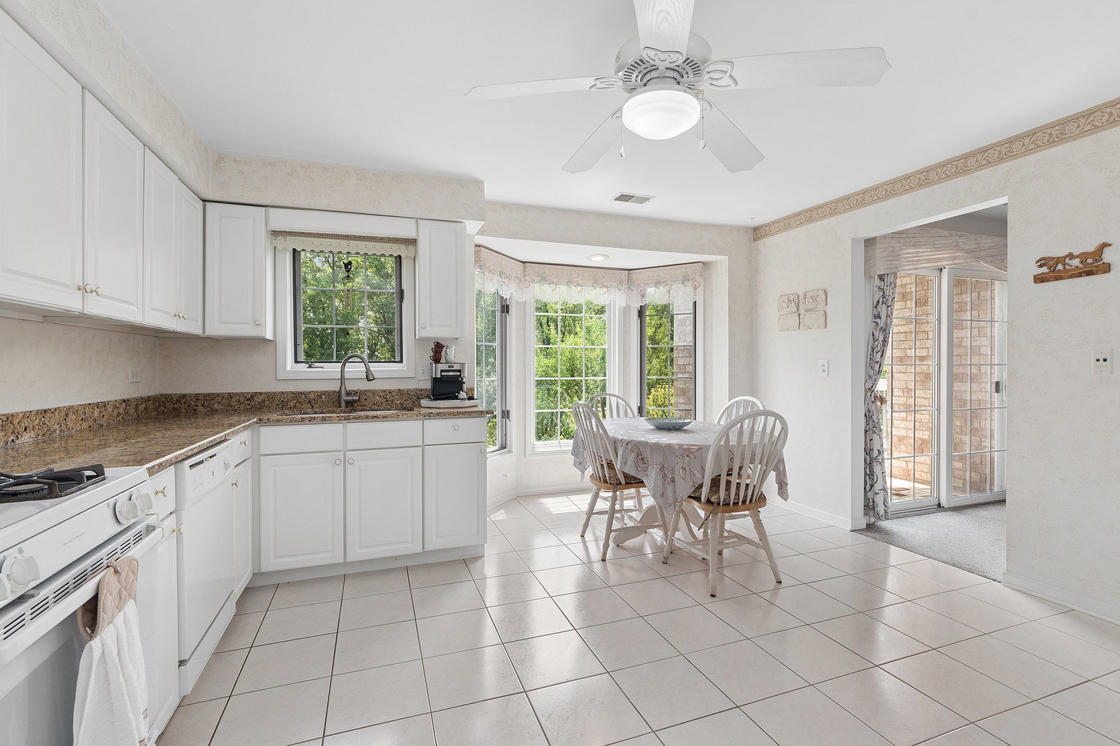 7787 Bristol Park Drive, #3SW, Tinley Park, IL 60477