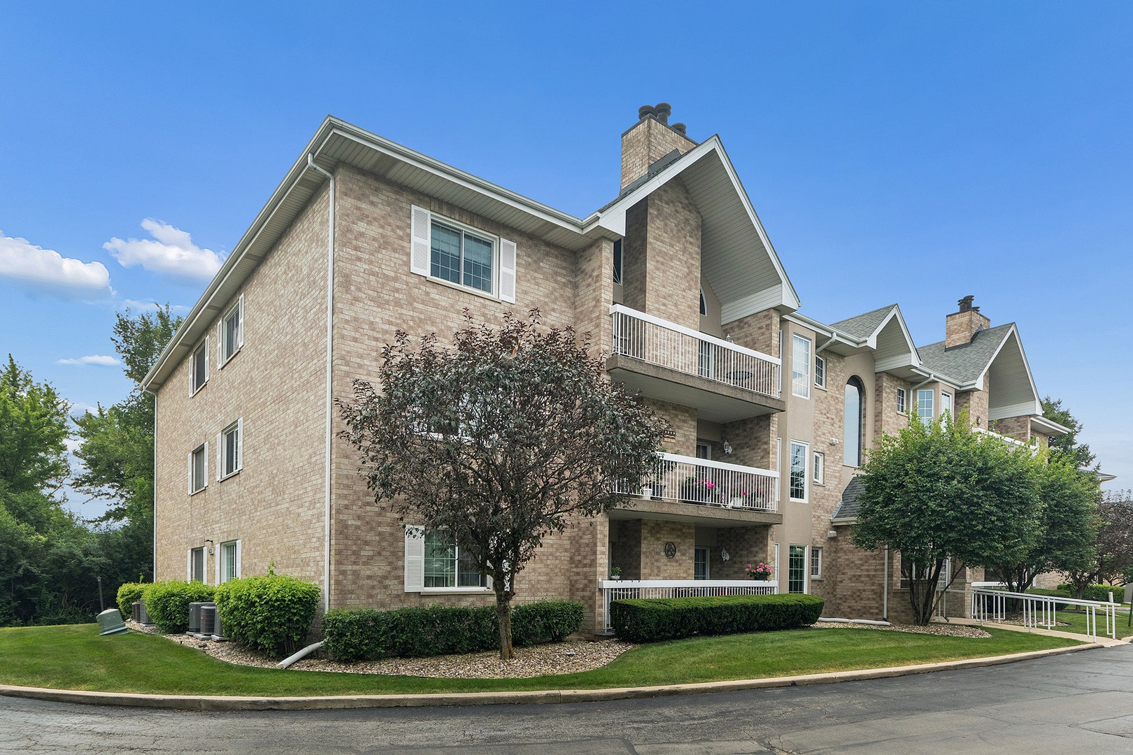 7787 Bristol Park Drive, #3SW, Tinley Park, IL 60477